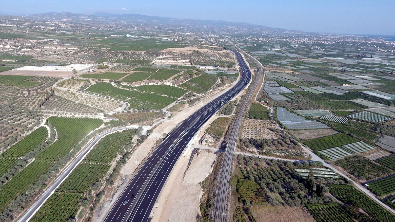 Νέες τιμές διοδίων με μειώσεις έως και 0,10 ευρώ για διάφορες κατηγορίες οχημάτων, θα ισχύσουν από τις αρχές του 2017 στη διαδρομή Αθήνα – Πάτρα