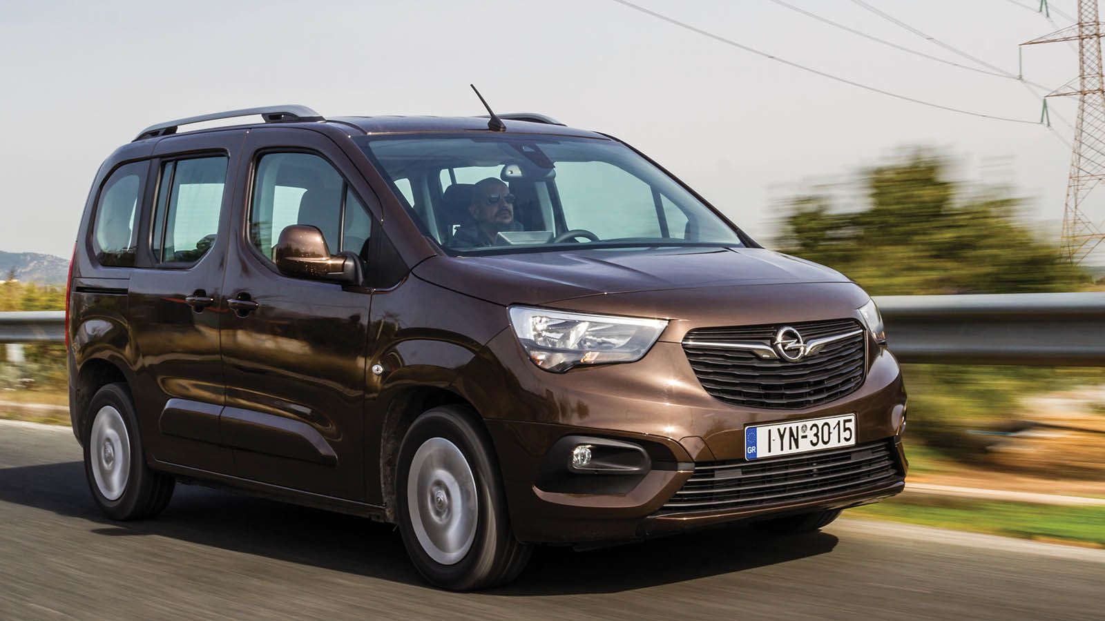 Στο μικροσκόπιο το πετρελαιοκίνητο Opel Combo Life XL των 130 ίππων και των 7 θέσεων.