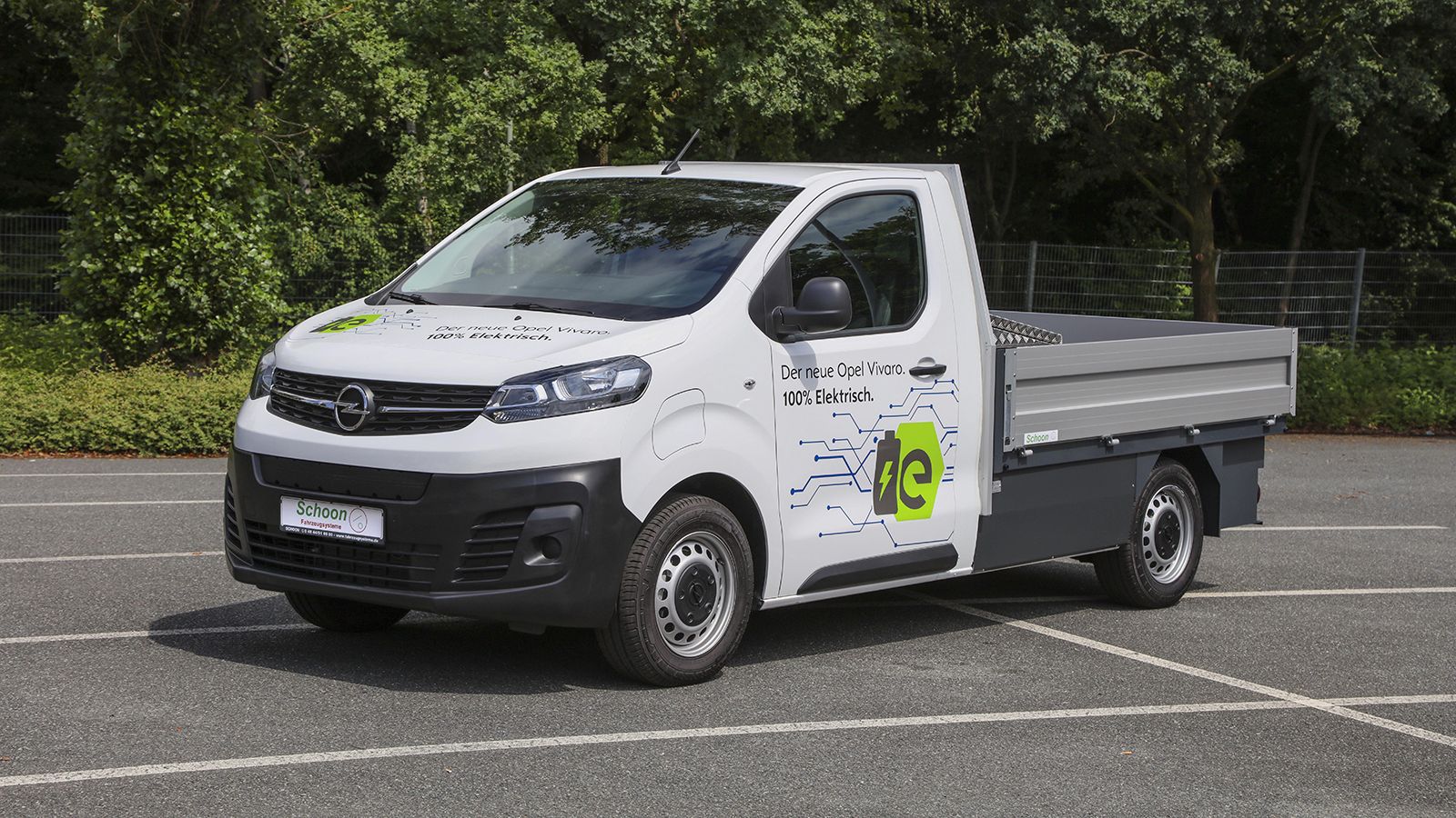 Νέα προσθήκη στη γκάμα του Opel Vivaro-e αποτελεί η έκδοση που διαθέτει σταθερή -ανοιγόμενη και από τις τρεις πλευρές- επίπεδη καρότσα φόρτωσης.