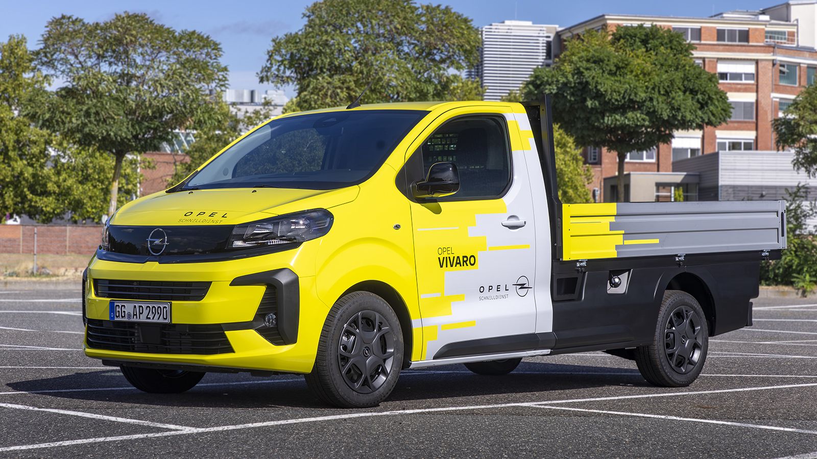 Opel Vivaro Flatbed diesel 150 ίππων από εμπρός