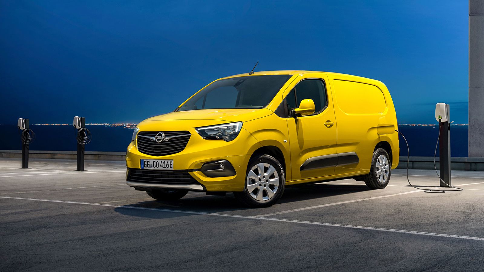 Το νέο Opel Combo-e θα λανσαριστεί στις διάφορες αγορές της ΕΕ προς το τέλος του 2021. 