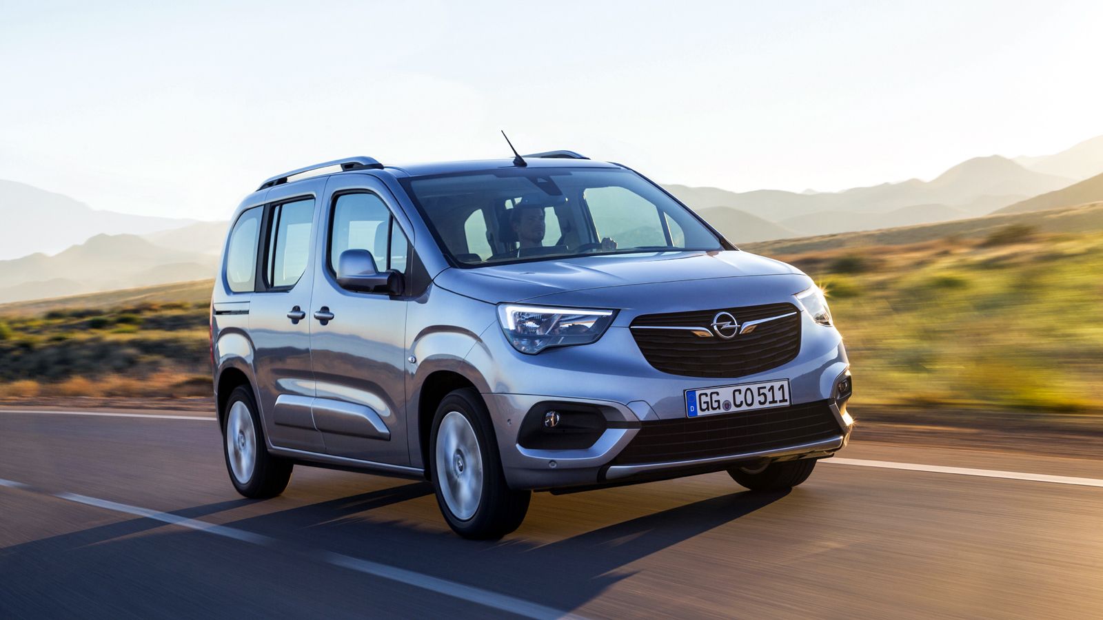 Την αναμενόμενη έναρξη πωλήσεων του νέου Opel Combo κατά τη διάρκεια του 2018 (φωτό), θα ακολουθήσει το λανσάρισμα του νέου Vivaro από το 2019.