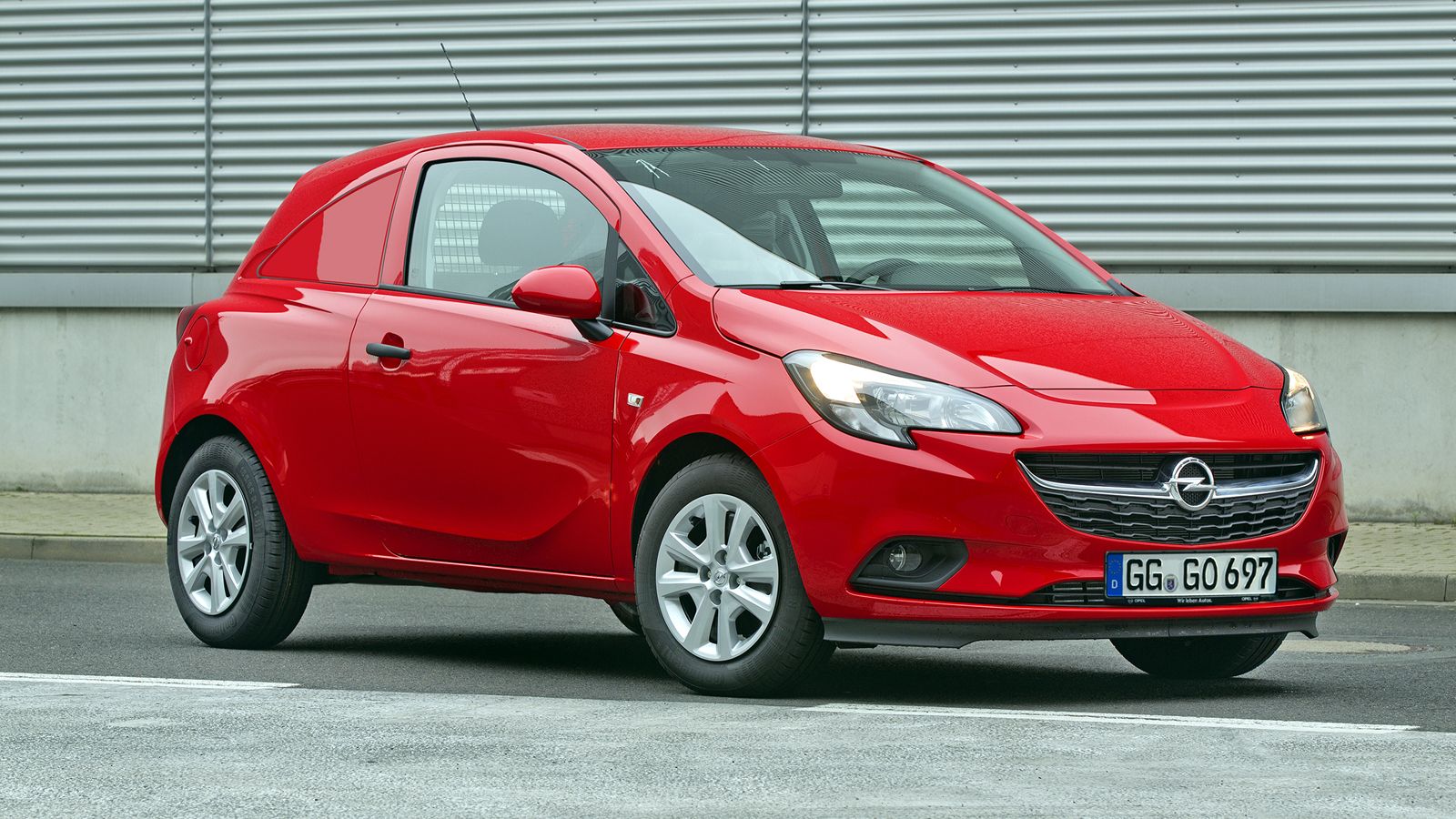 Με πετρελαιοκινητήρα 1,3λτ. με 95 ίππους, το Opel Corsa Van MY18 επιδεικνύει μέση κατανάλωση από 3,2λτ./100χλμ. και εκπομπές CO2 από 91 g/km.