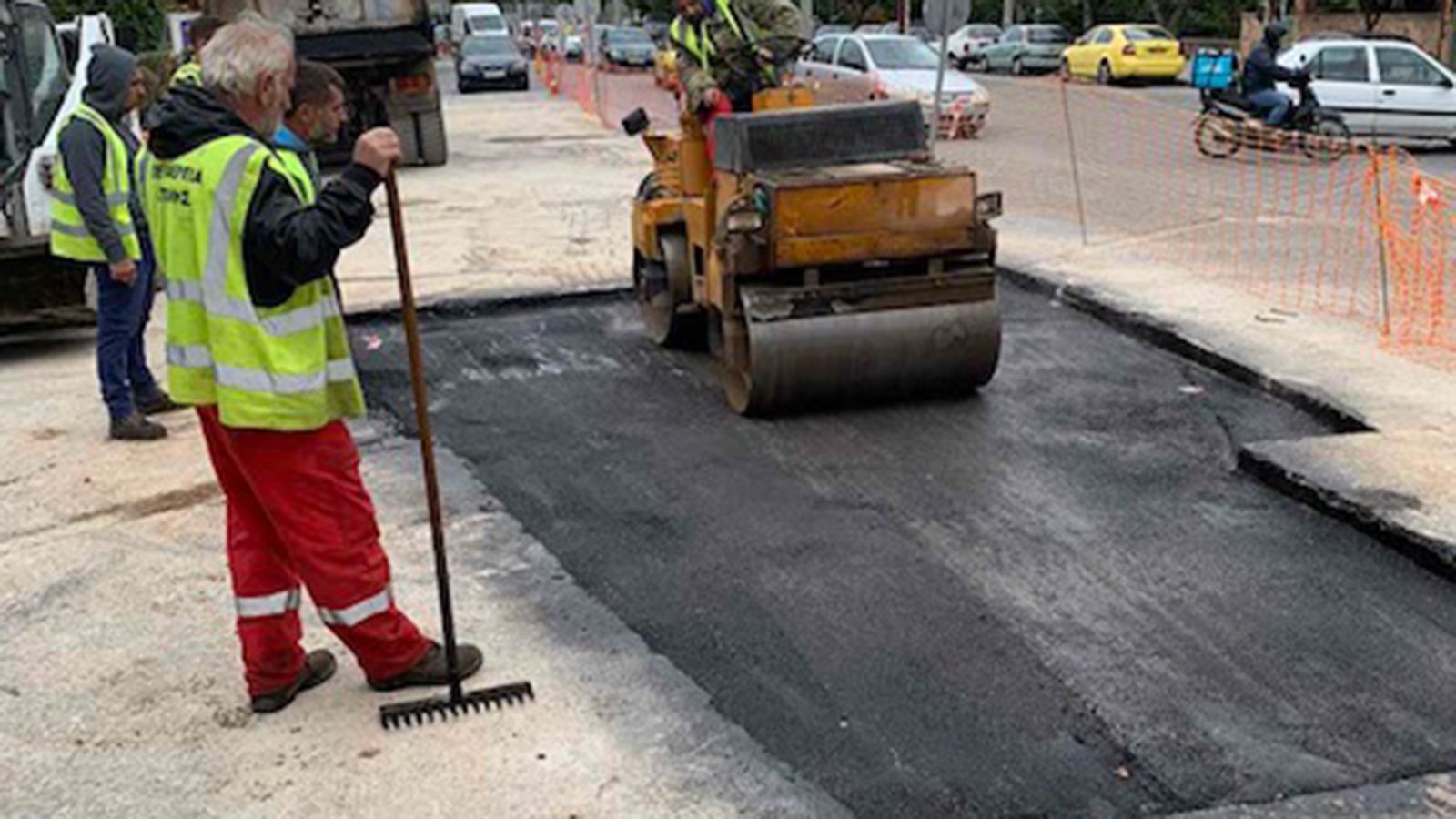 Έκλεισε η τρύπα που άνοιξε η καταιγίδα στην Οδό Παπανικολή.