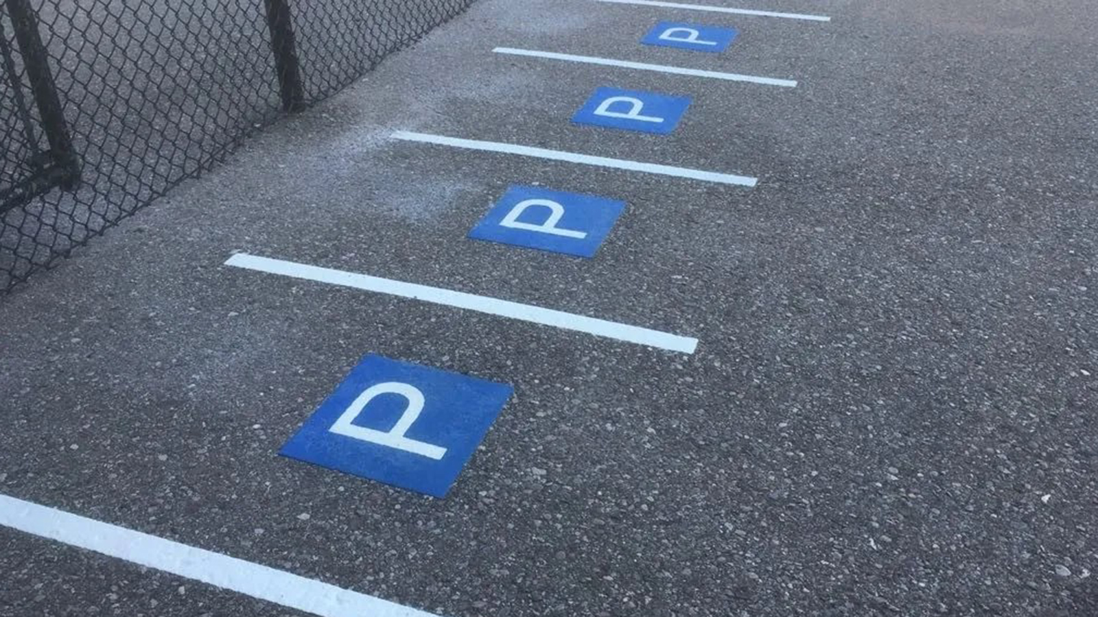 Θα έπρεπε να υπάρχει επιπλέον χρέωση για τα μεγάλα, βαριά ή/και ηλεκτρικά οχήματα (Ι.Χ. ή Vans) εντός της πόλης; Ποια είναι η γνώμη σας;