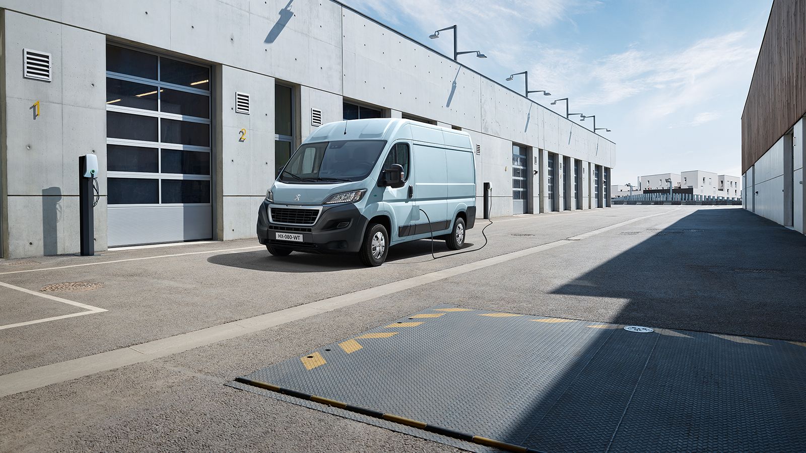 To νέο Peugeot e-Boxer θα είναι διαθέσιμο στις διάφορες αγορές της ΕΕ μέχρι το τέλος του 2020.