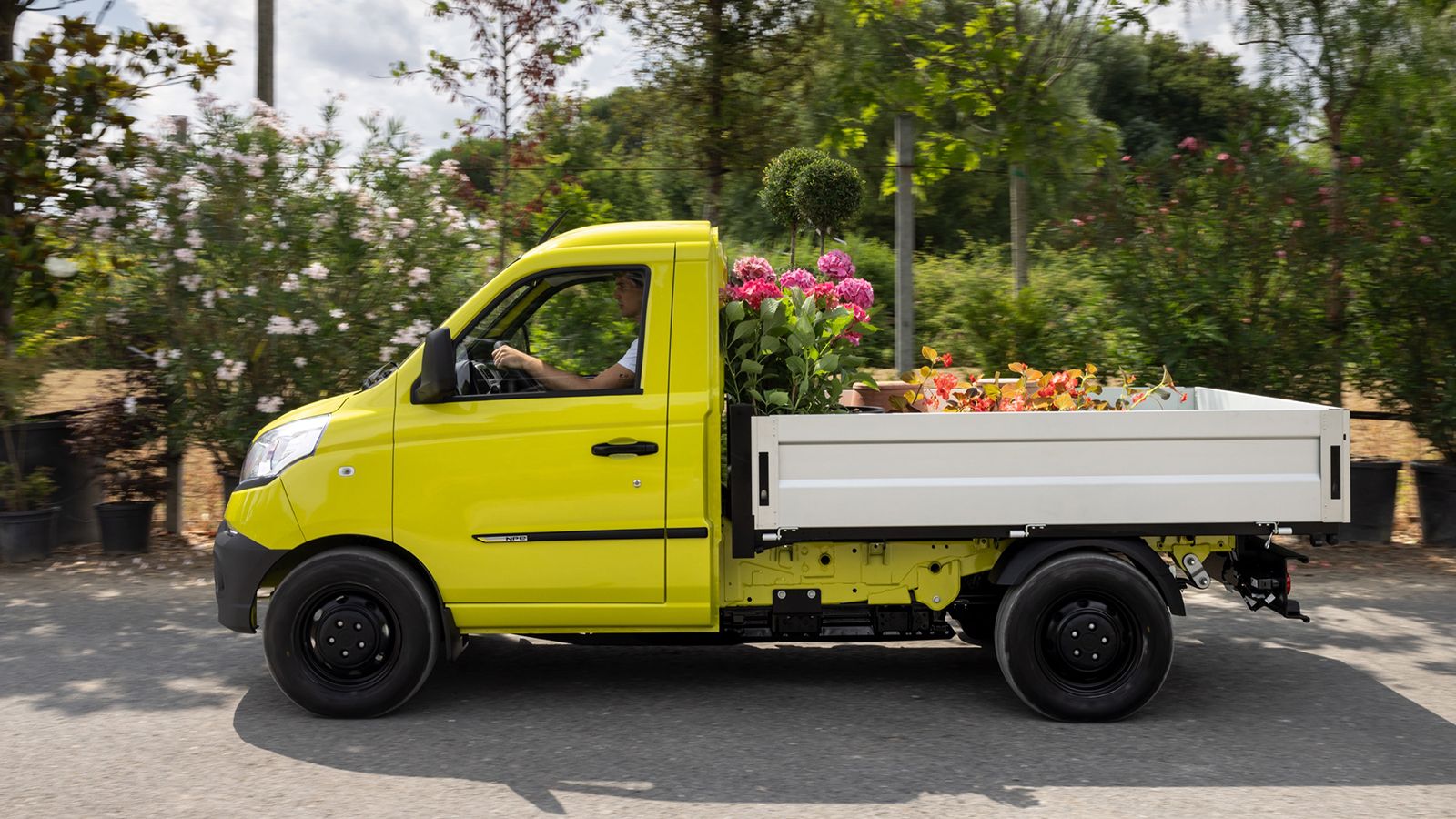 Αναλόγως της έκδοσης, το ηλεκτρικό Piaggio Porter μπορεί να μεταφέρει φορτία βάρους έως και 1.050kg. 