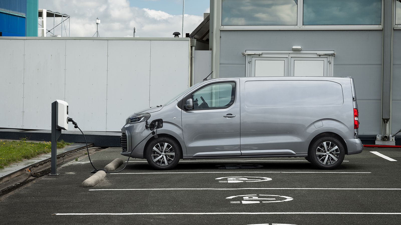 Ποια είναι τα ηλεκτρικά Vans με τις περισσότερες πωλήσεις στην Ελλάδα για το 10μηνο του 2025; 