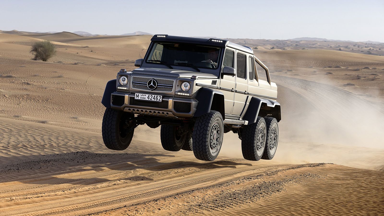 Την 6x6 μόδα ξεκίνησε το 2013 η Mercedes-Benz G 63 AMG 6x6. Ποιοι είναι σήμερα οι συνεχιστές της; Έχουν τα τριαξονικά οχήματα λόγο ύπαρξης;