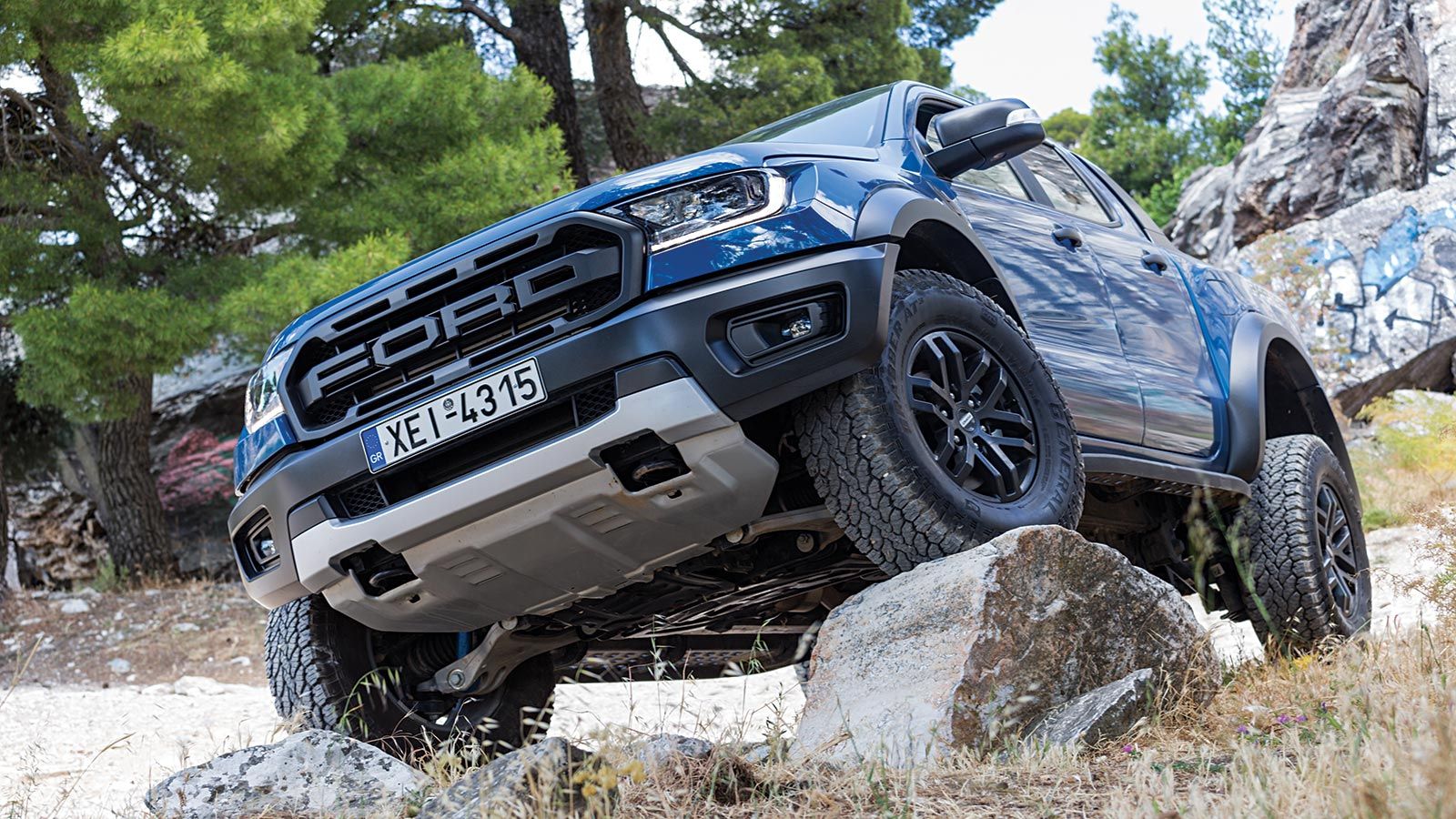 Δεν το λυπηθήκαμε το Ford Ranger Raptor. Δεν έχει ανάγκη άλλωστε...