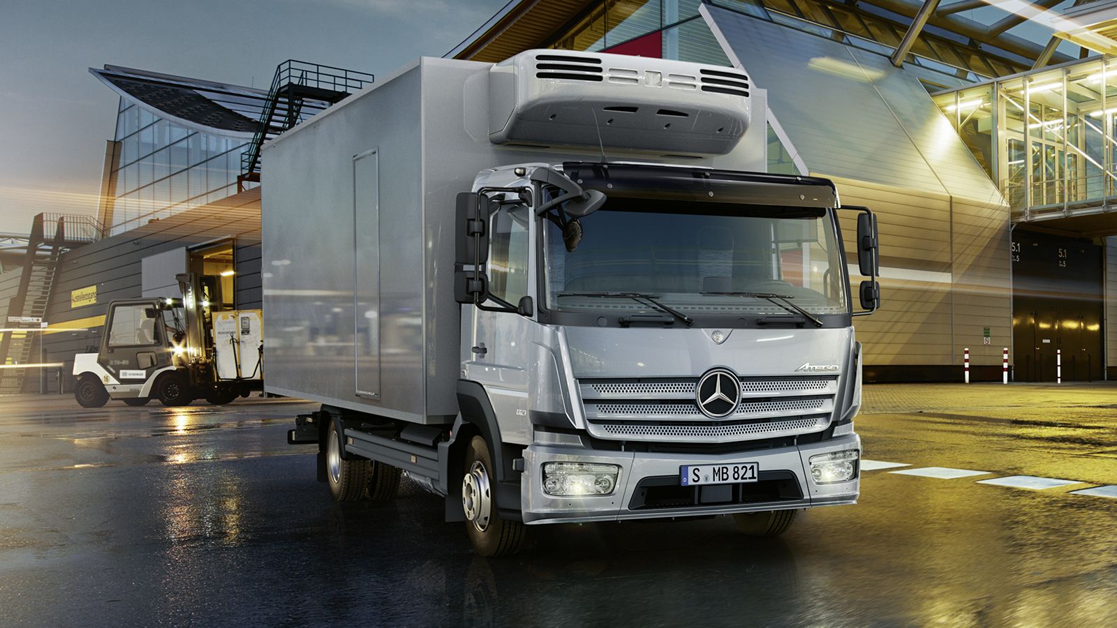 Ιδανικό για αστικές και εθνικές μεταφορές και παραδόσεις κρεάτων, είναι το Mercedes-Benz Atego, εφοδιασμένο με ψυκτικό θάλαμο.
