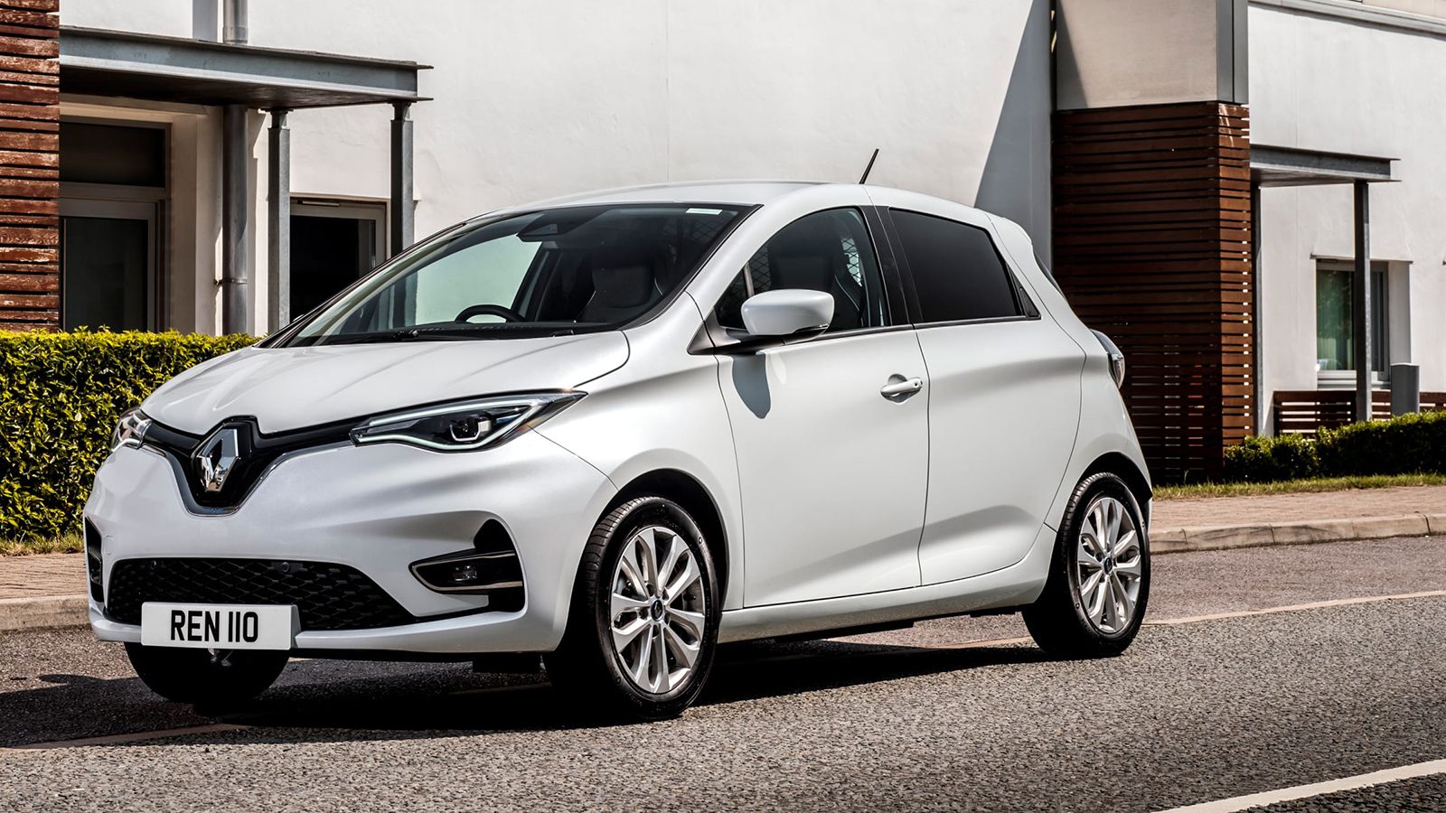 Το αμιγώς ηλεκτροκίνητο Renault ZOE Z.E. αποτελεί τη νέα πρόταση της γαλλικής αυτοκινητοβιομηχανίας στη γκάμα των ελαφρών επαγγελματικών της οχημάτων&