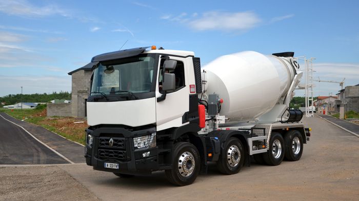 Η νέα έκδοση μπετονιέρας της Renault Trucks έχει συνολικό απόβαρο μόλις 9.200 κιλών.