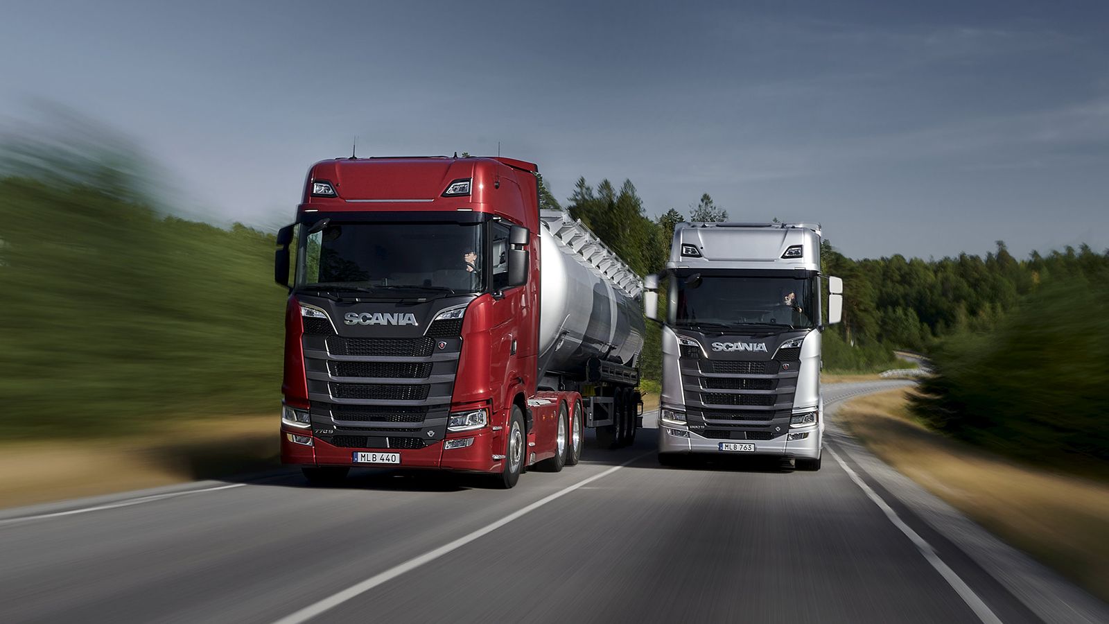 Η χαμηλότερη κατανάλωση κατά 6%, μεταφράζεται σε εξοικονόμηση 3.000-4.000 λίτρων πετρελαίου ετησίως, στις χώρες όπου επιτρέπεται η κυκλοφορία μακρύτερ