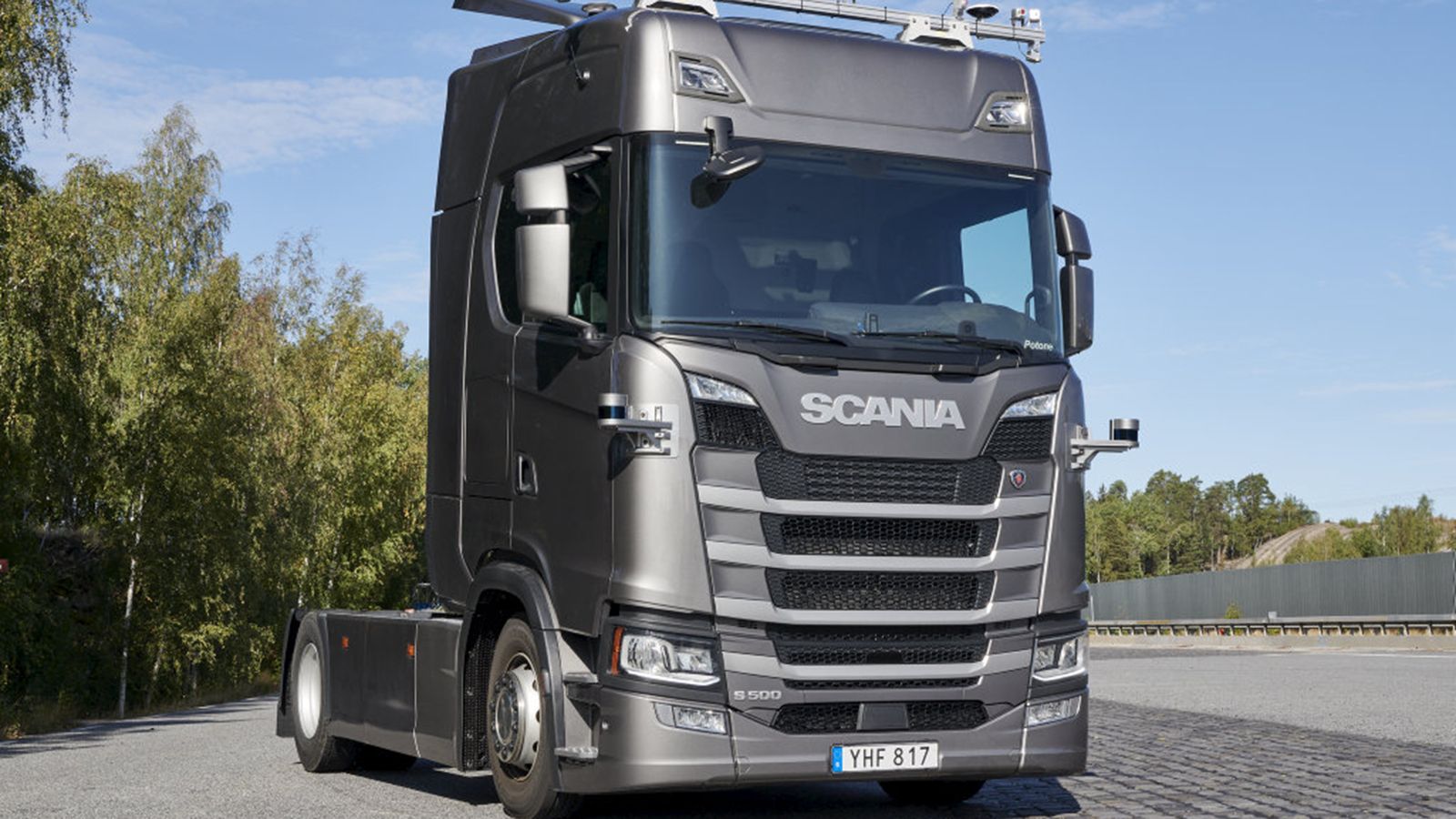 Το αυτόνομο Scania που βρίσκεται υπό δοκιμή σε πραγματικές συνθήκες στη Σουηδία. Στο μέλλον, τα LiDAR της Scantinel θα του επιτρέπουν να «βλέπει» 300