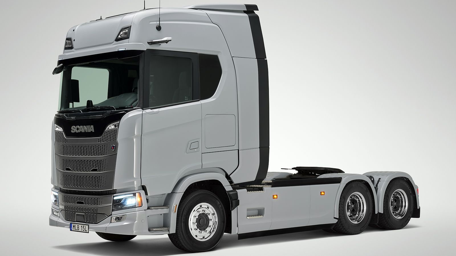 Τράκτορας Scania Dynamic S-series με τρεις άξονες