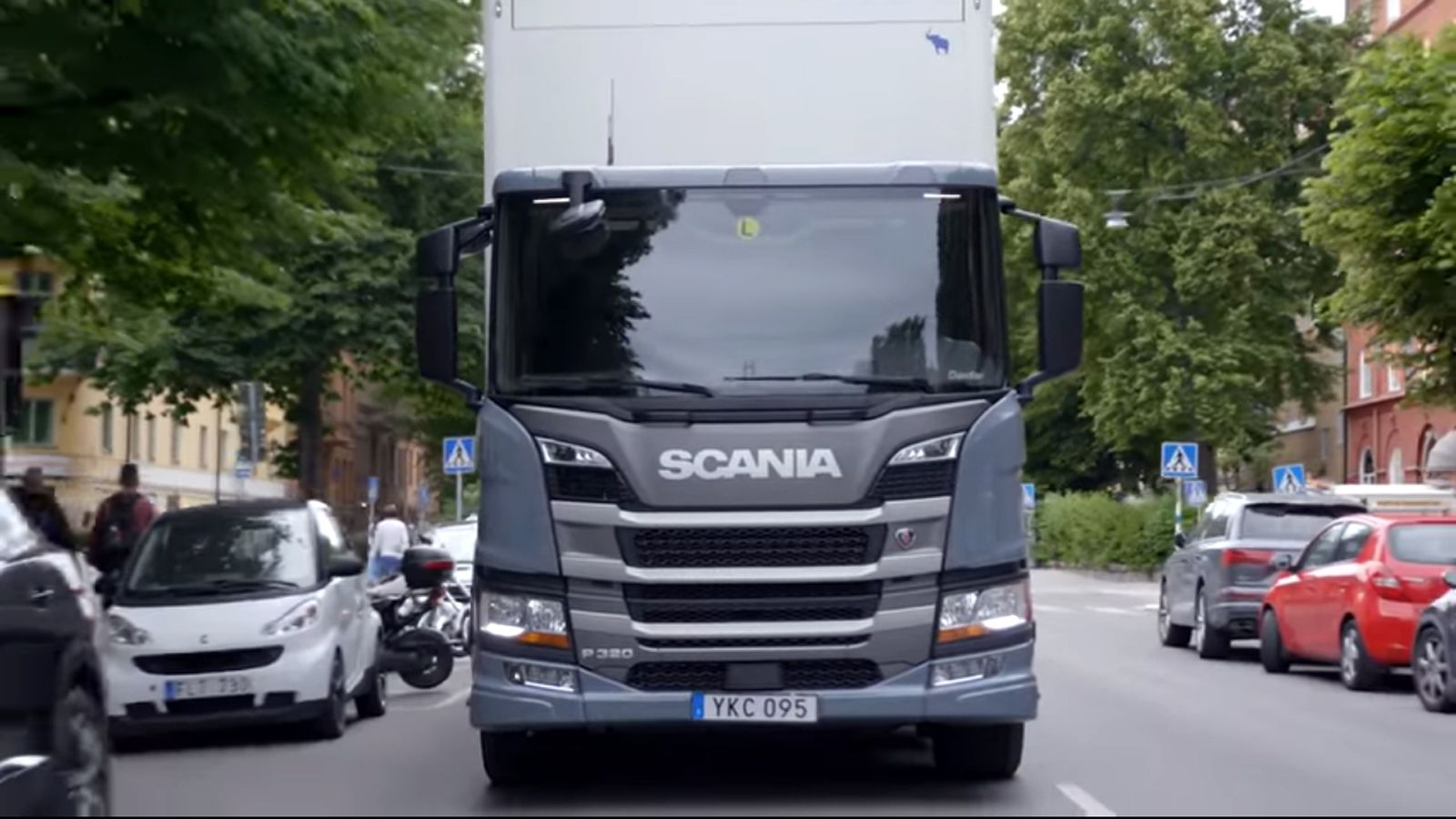 Ανακαλύψτε τα νέα υβριδικά φορτηγά της Scania για τον κλάδο των αστικών μεταφορών προϊόντων.