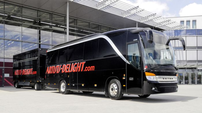 Το νέο Setra TopClass S 411 HD της Artists-Delight διαφέρει από τα συμβατικά λεωφορεία καθώς ουσιαστικά πρόκειται για ένα ξενοδοχείο… επί τροχών