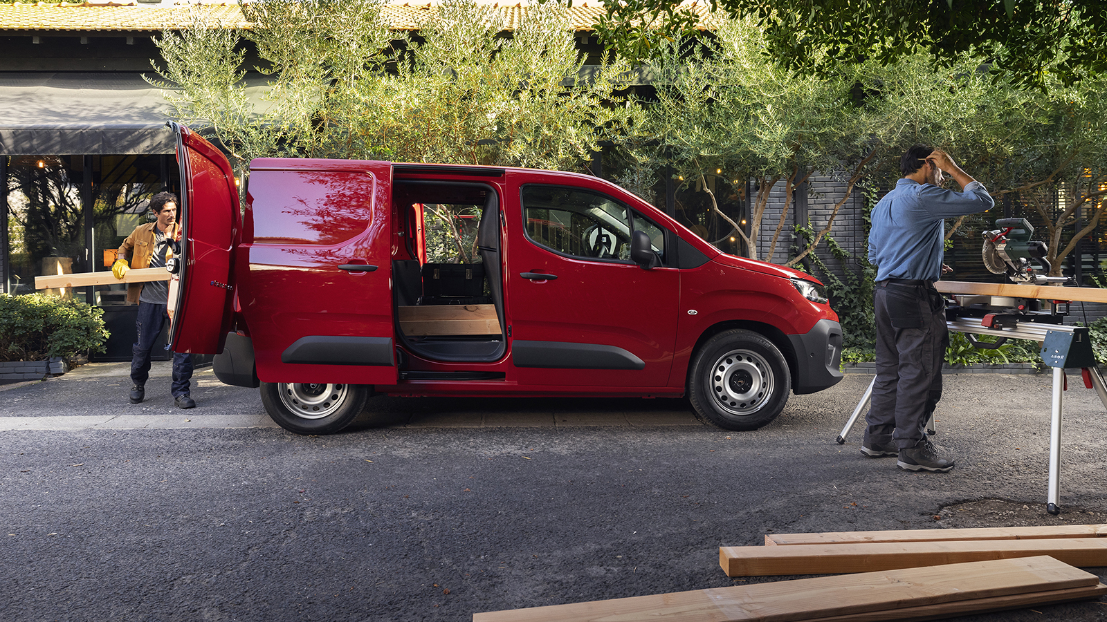 Ποιες είναι οι προτάσεις της κατηγορίας των Μικρών ηλεκτρικών Vans στην Ελλάδα αυτήν τη στιγμή; Ανακαλύψτε όλα τα μοντέλα!