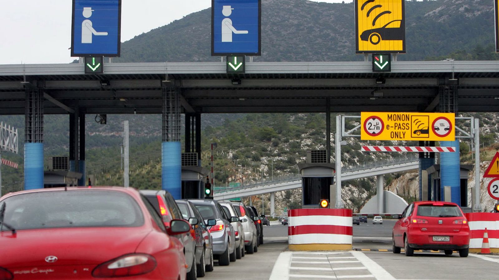 Τρεις νέοι σταθμοί διοδίων αναμένεται να τεθούν σε λειτουργία στην Κορίνθου – Πατρών από το Νοέμβριο του 2016 με συνολικό κόστος διέλευσης τα 7,