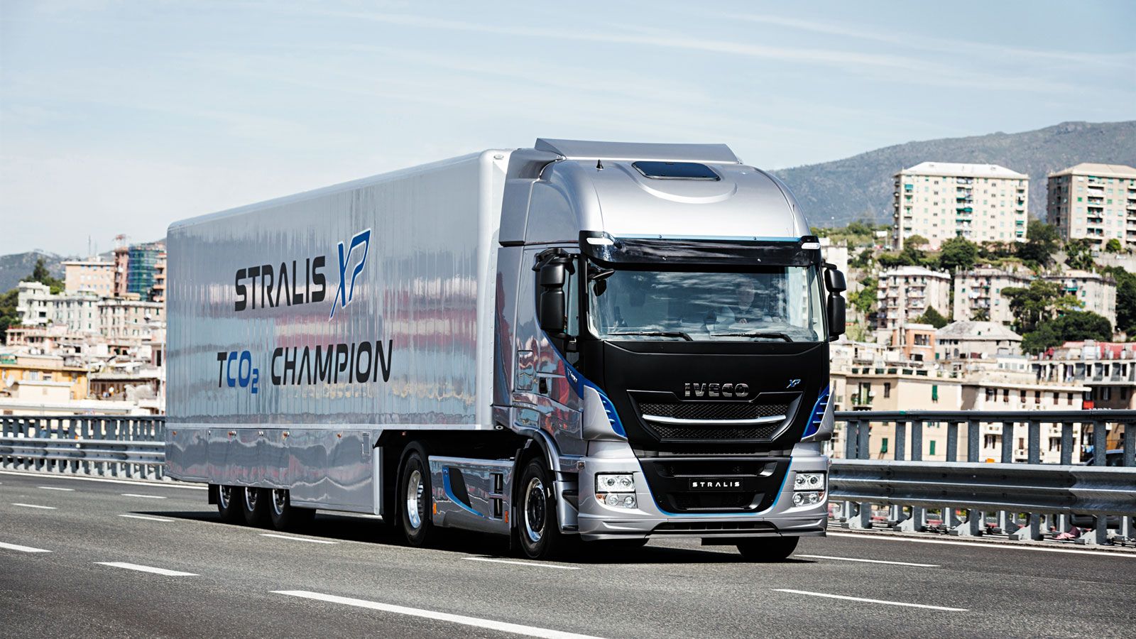 Το Stralis επανασυστήνεται