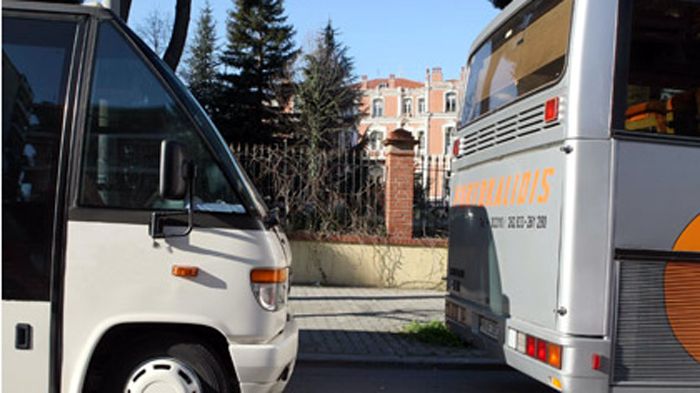 Νέα προβλήματα στις μετακινήσεις μαθητών με λεωφορεία δημοσίας χρήσης στην Θεσσαλονίκη επιφέρει η διακοπή μεταφοράς τους από τον σύνδεσμο πρακτόρων το