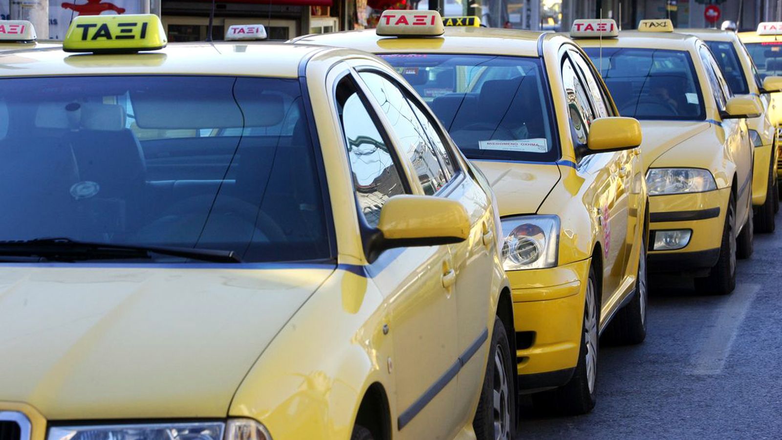 Σύμφωνα με τον ΣΕΑΑ, ο μέσος όρος ηλικίας των Taxi της ελληνικής αγοράς ανέρχεται στα 11,1 έτη και το 66,7% αυτών φέρει κινητήρες τεχνολογίας Euro 2 &