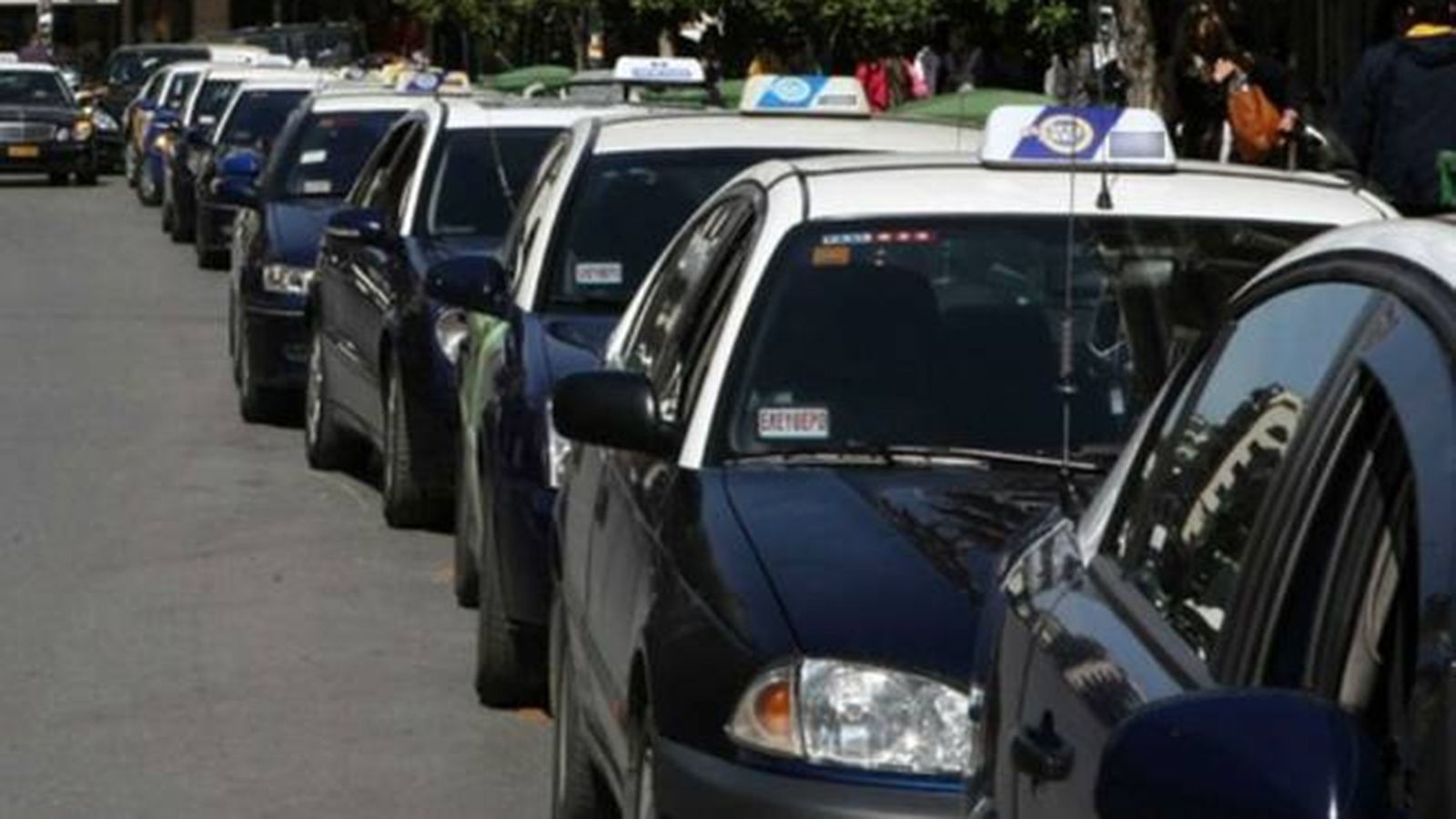 Το σημαντικότερο πρόβλημα που πρέπει να ξεπεραστεί είναι φυσικά η κατασκευή σημείων φόρτισης.