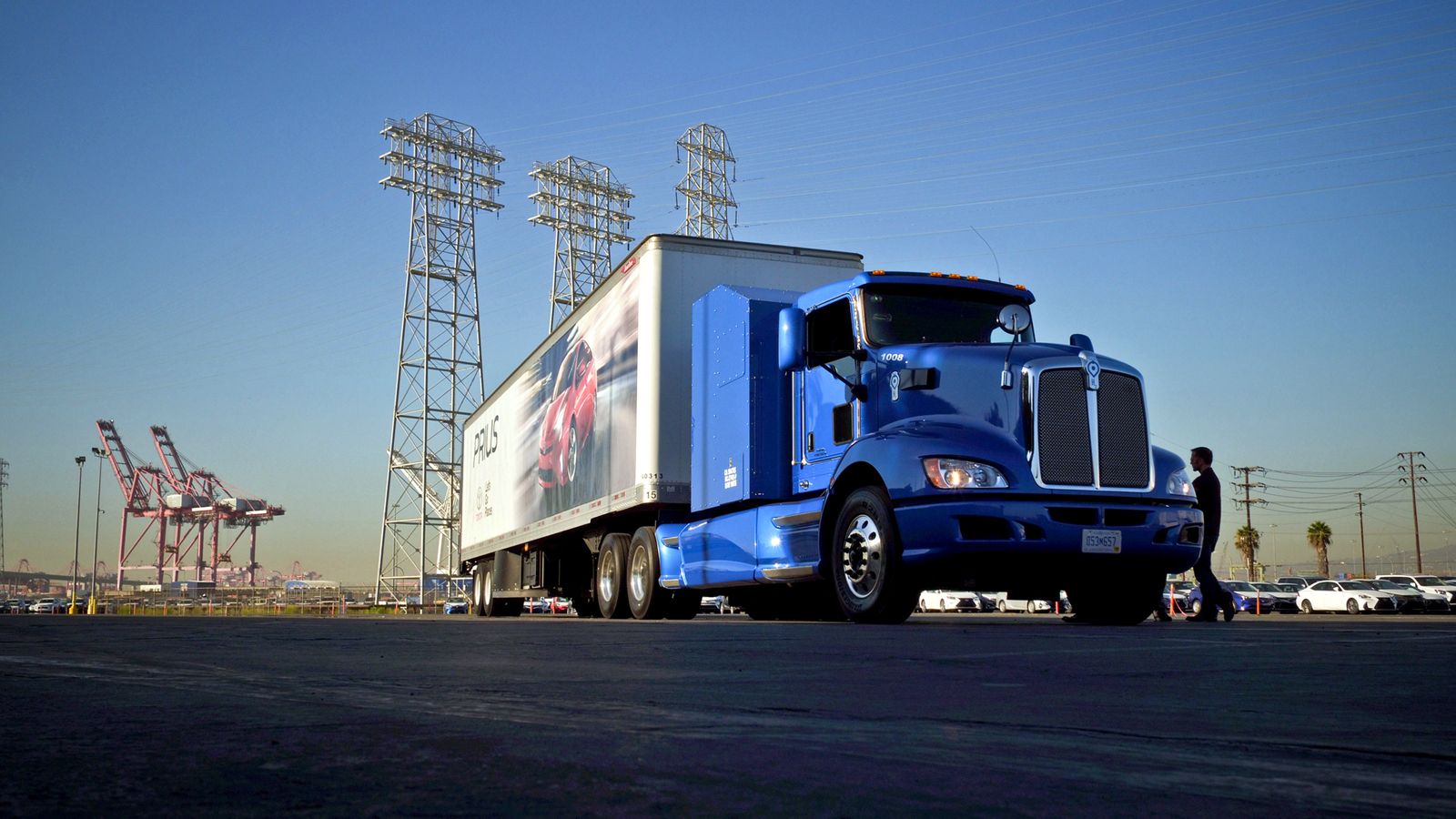 Μέσα στον Οκτώβριο, η Toyota ξεκινά τις νέες πιλοτικές δοκιμές ενός ηλεκτροκίνητου φορτηγού με κυψέλες υδρογόνου (fuel-cells) στις ΗΠΑ.