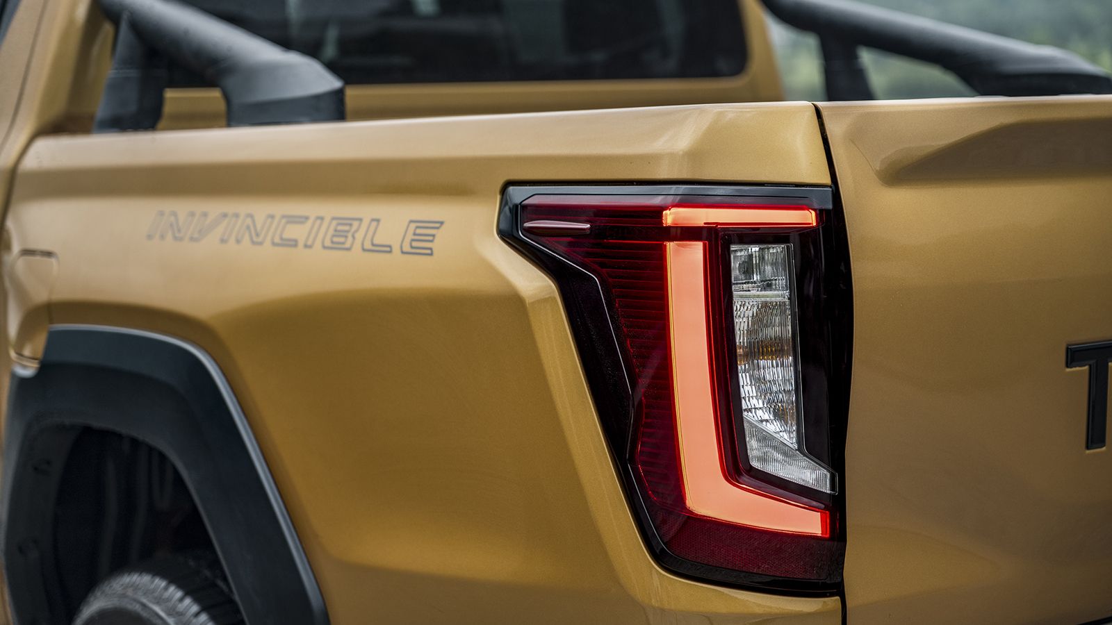 Toyota Hilux Hybrid 48V & BEV: πίσω φανάρια, καρότσα