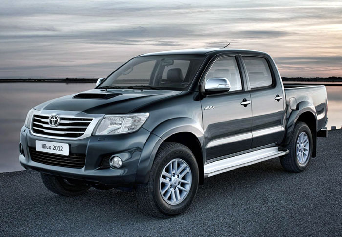 Αποκαλυπτήρια για το Toyota Hilux f/l