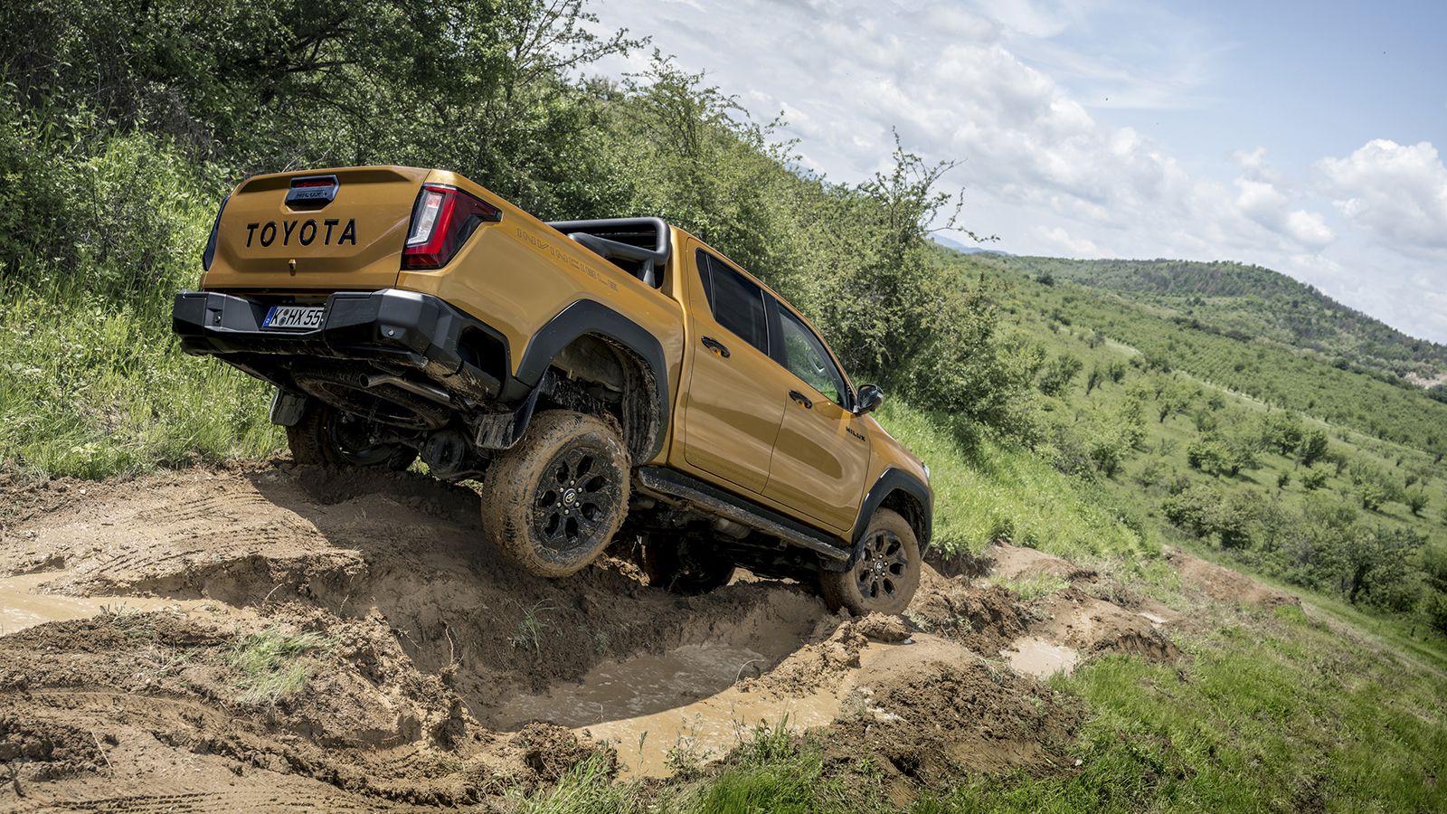 Toyota Hilux: εκτός δρόμου κίνηση, κατωφέρεια