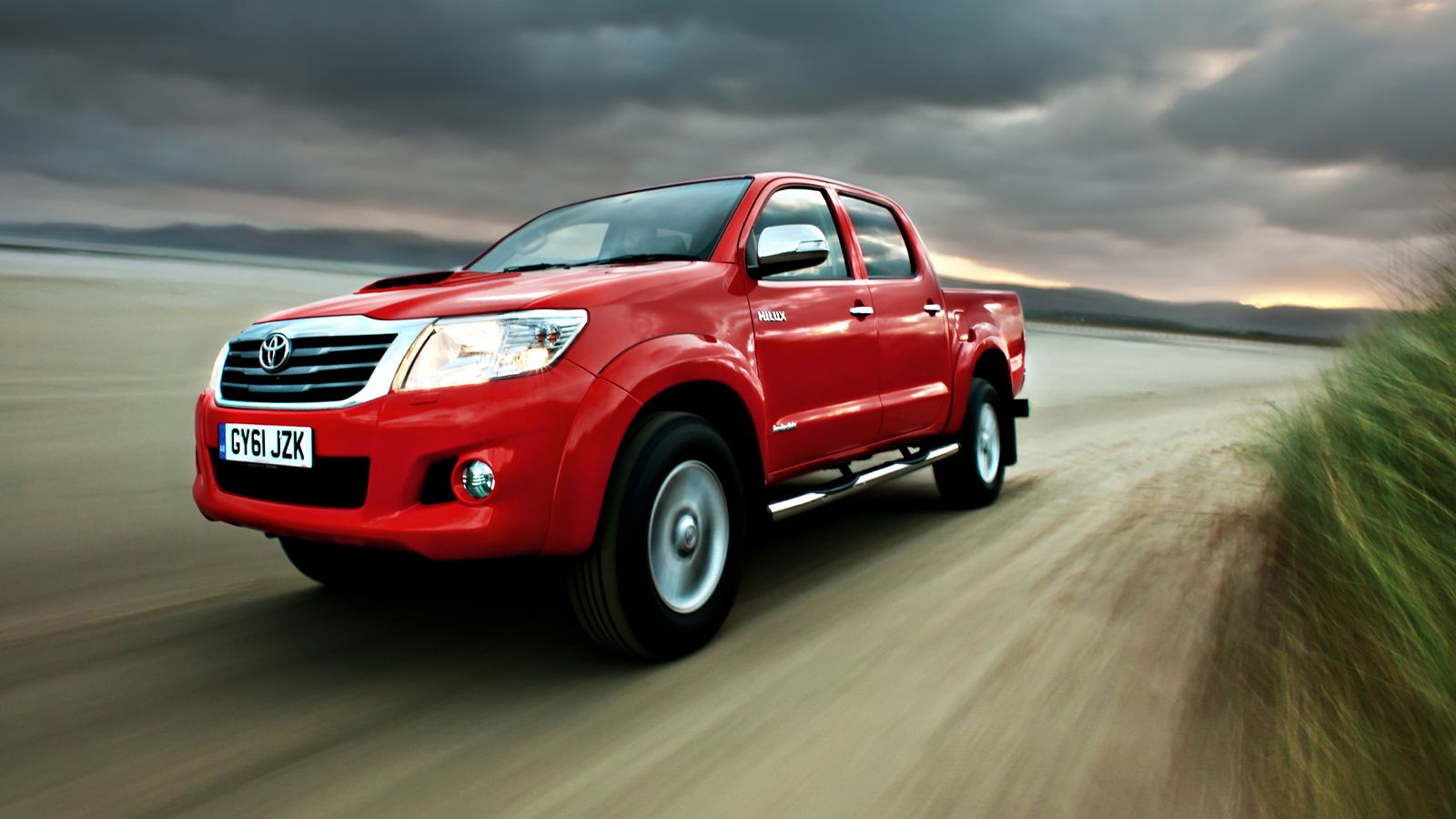 Το Toyota Hilux εξακολουθεί να είναι το πιο εμπορικό ελαφρύ επαγγελματικό στην ελληνική αγορά αν και οι πωλήσεις του έχουν μειωθεί κατά 33,33%.