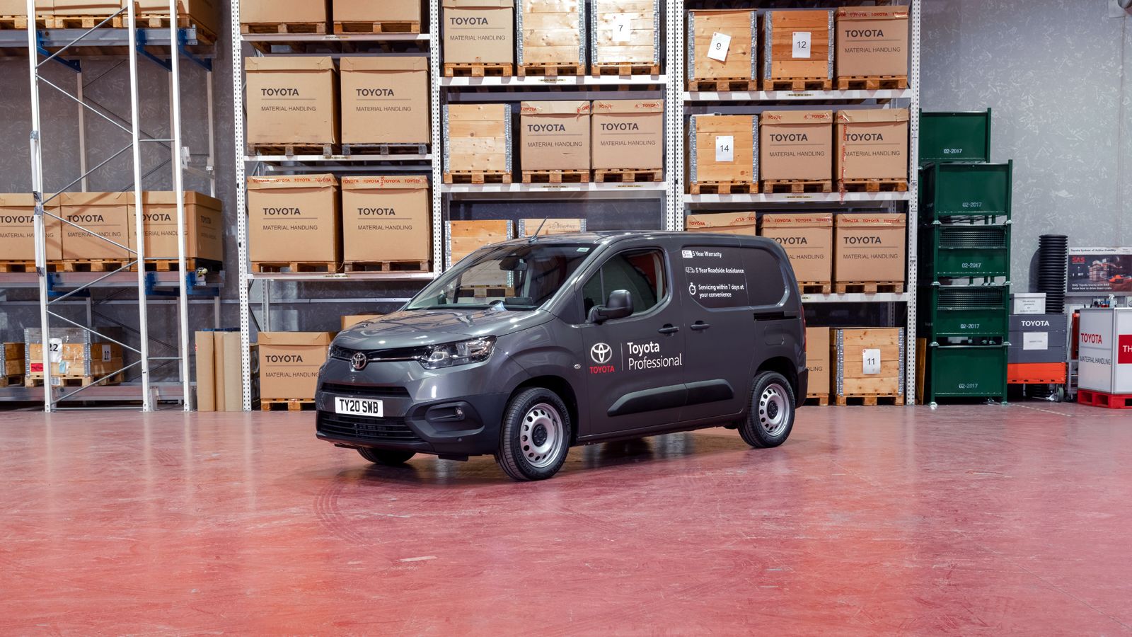 Το νέο Toyota Proace City ξεκίνησε την εμπορική του πορεία στην ελληνική αγορά με κόστος από 18.930 ευρώ.