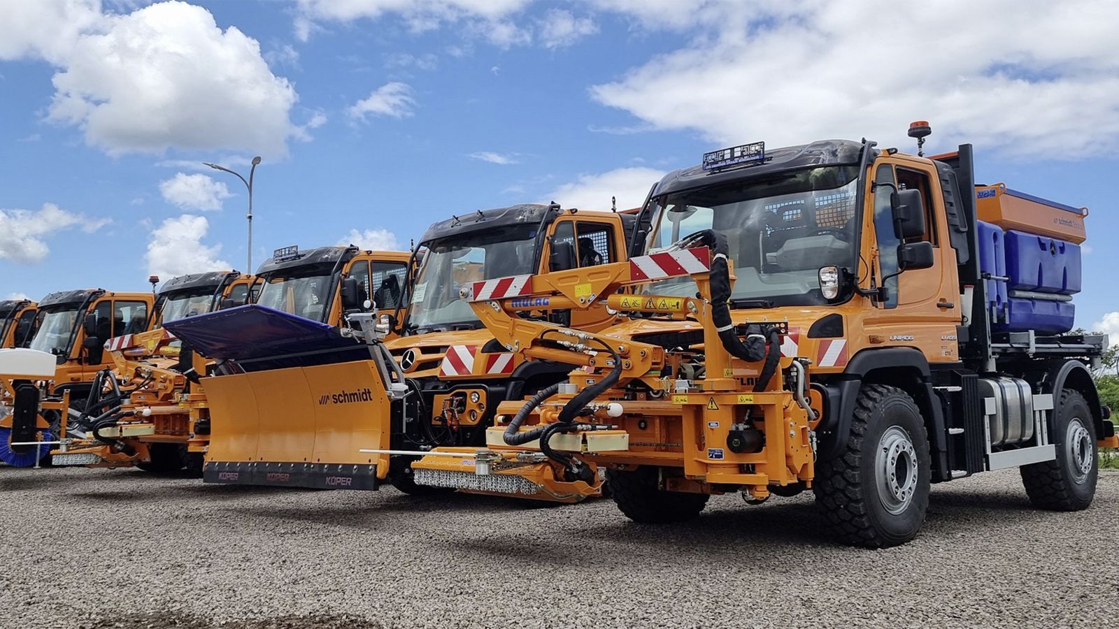 Τα 135 Mercedes-Benz Unimog θα βοηθούν 365 μέρες τον χρόνο, όπου υπάρχει η ανάγκη εργασιών στους δρόμους της Ρουμανίας.