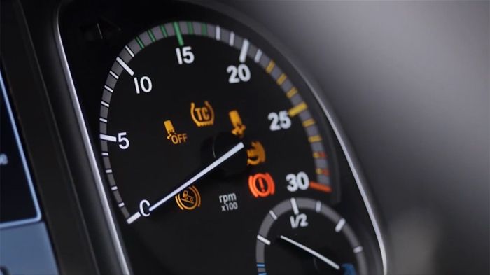 Στο βίντεο που ακολουθεί σας προσφέρουμε μια πρώτη γεύση από την εικόνα του εσωτερικού διακόσμου του νέου Mercedes-Benz Atego. 