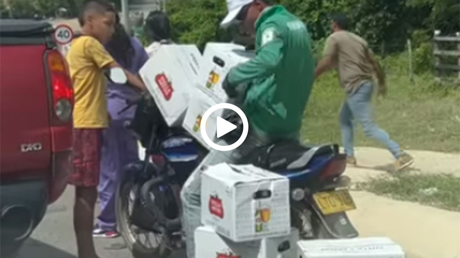 VIDEO: πλιάτσικο μπύρας από τουμπαρισμένο φορτηγό!