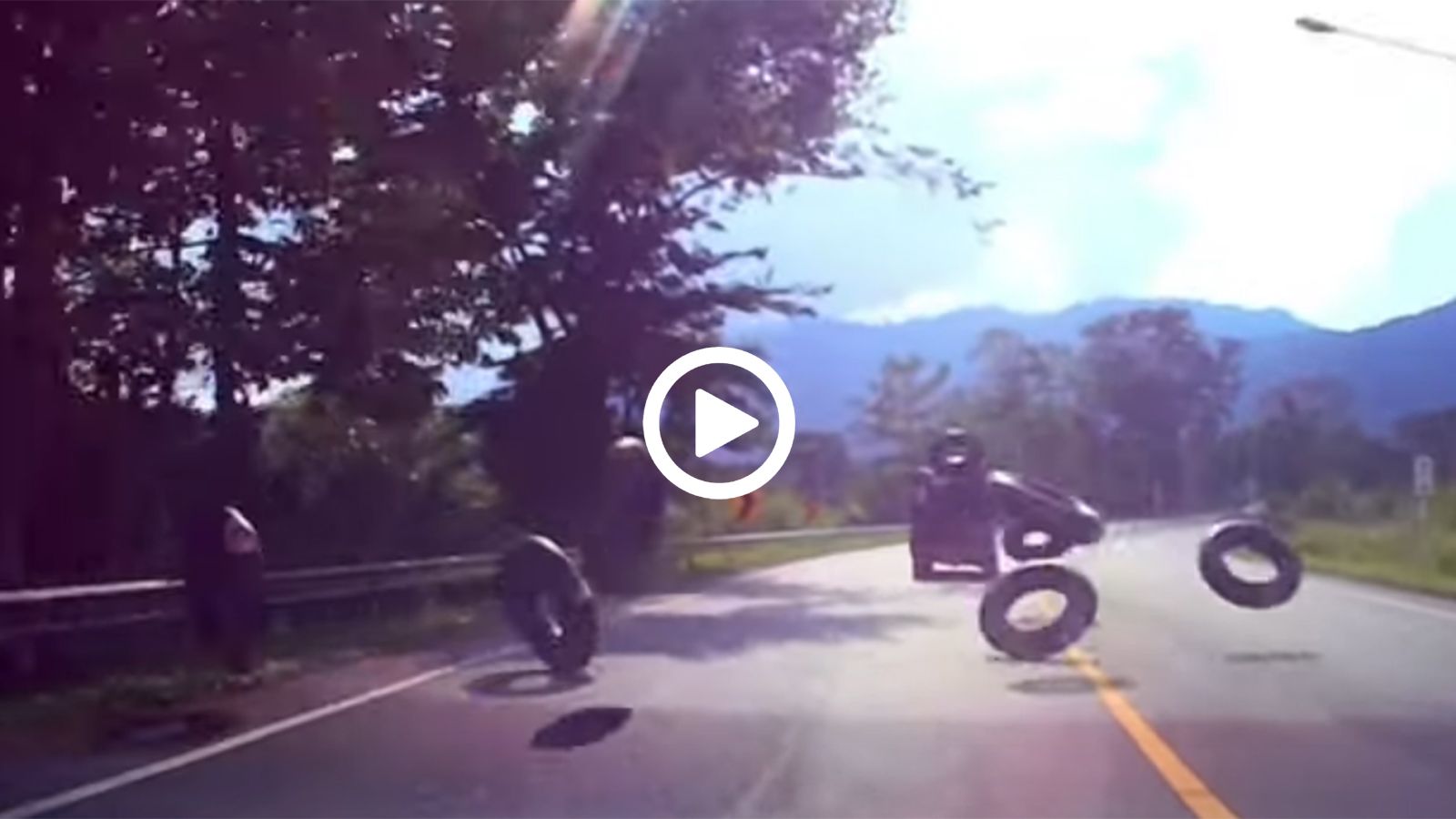 VIDEO: βρέχει λάστιχα!