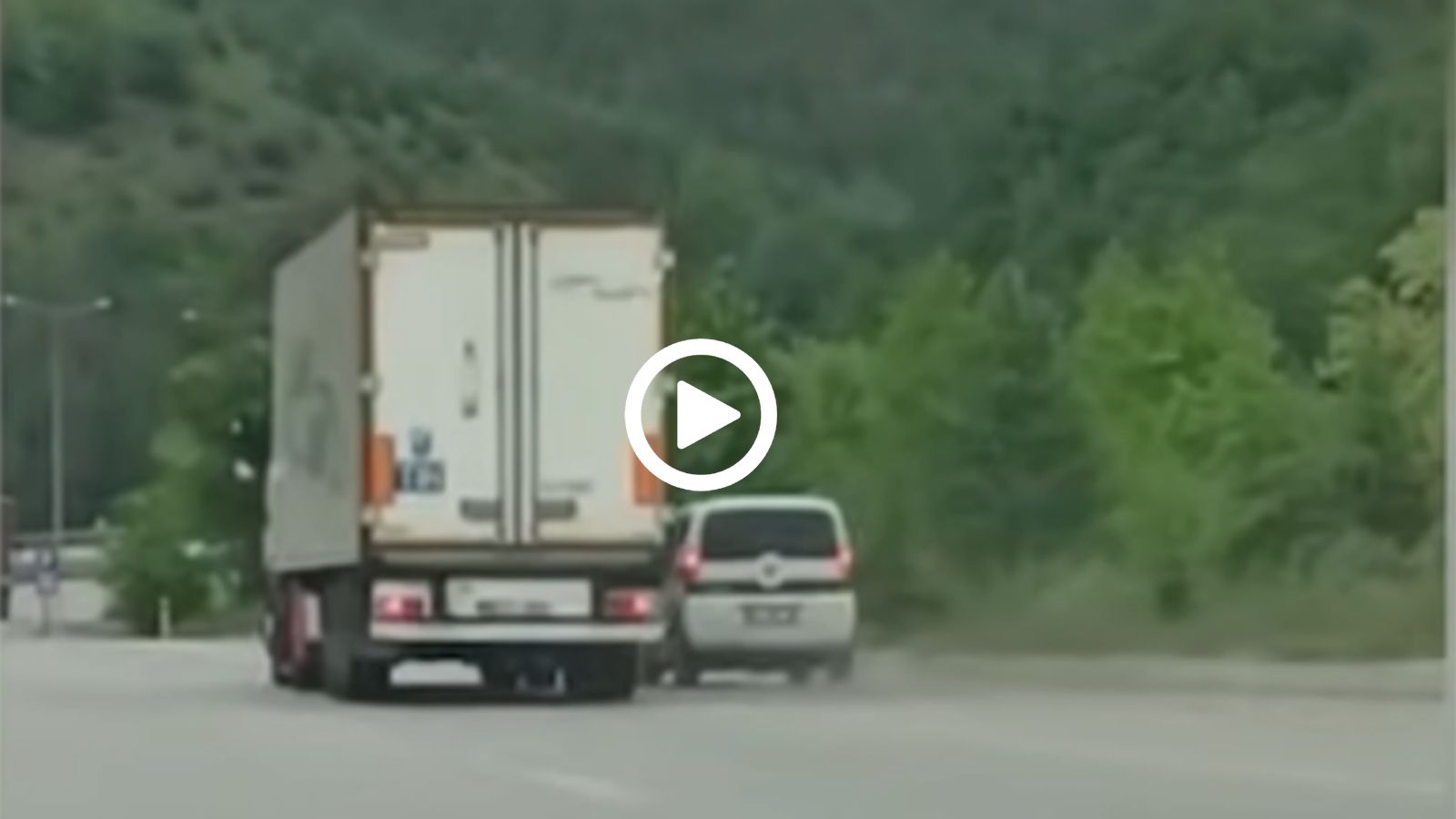 VIDEO: Μαγκιές στον φορτηγατζή ΔΕΝ κάνουμε