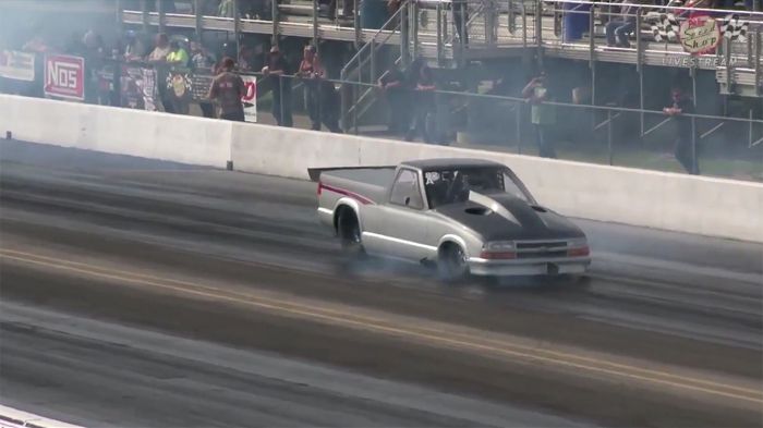 Ο Larry Larson απέσπασε με το όχημα του τον τίτλο του «WorldΆs Quickest Street Legal Car» στο πλαίσιο του «Hot Rod Drag Week 2014 Heads Up Challenge».