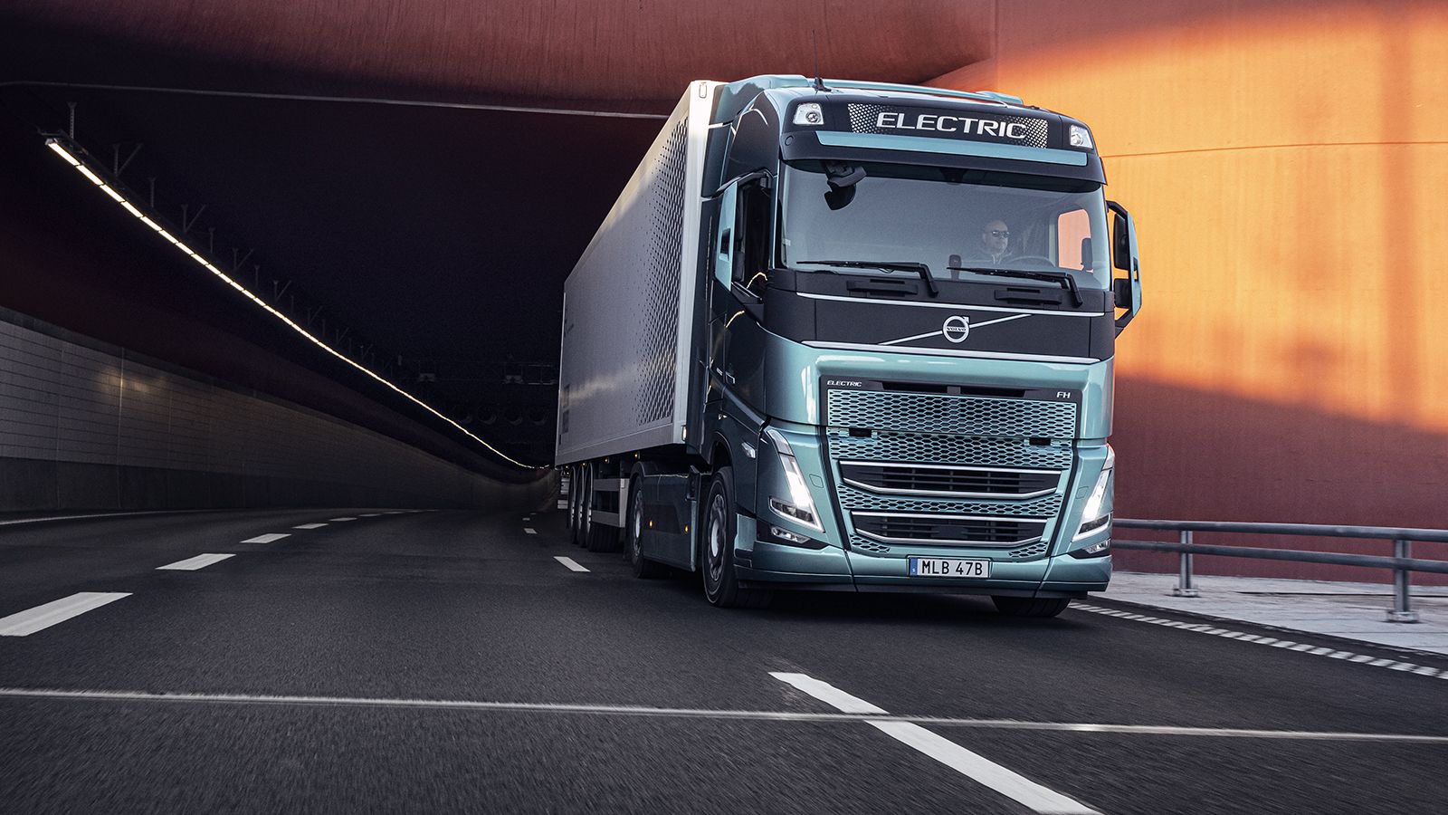 To FH Electric απέσπασε τον τίτλο του «Internatiornal Truck of the Year» για το 2024, με την Volvo Trucks κερδίζει την εν λόγω διάκριση για 4η φορά με