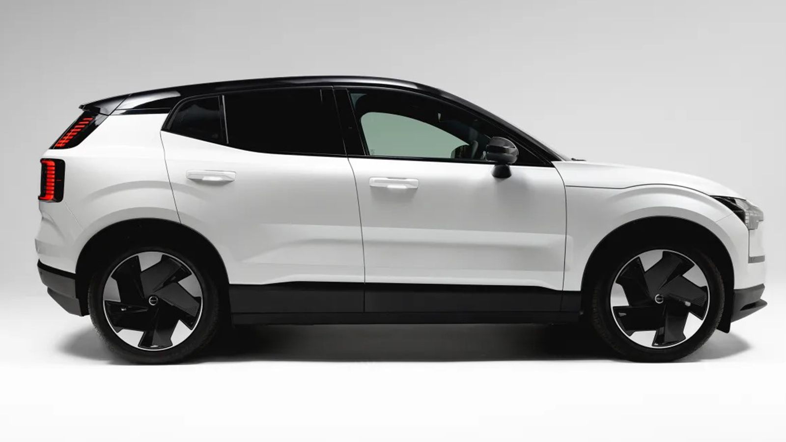 Volvo ex30 cargo πλαϊνή όψη