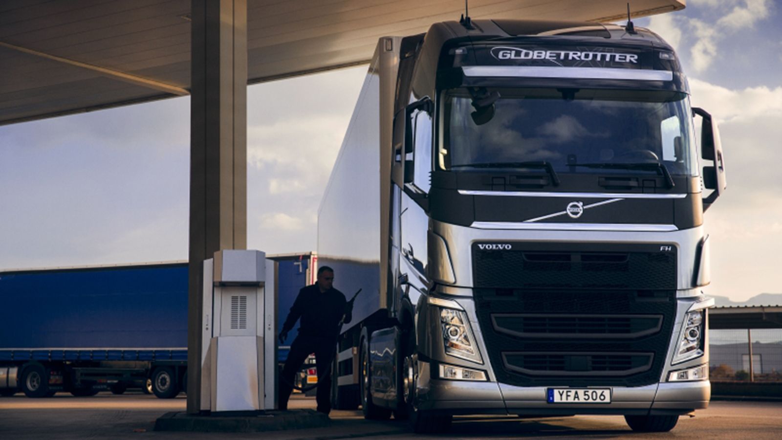 Το μίσθωμα του Volvo FH τεχνολογίας I-Save, περιλαμβάνει πλήρες πακέτο service, ασφάλιση οχήματος και αλλαγή ελαστικών.