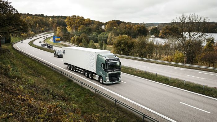 Η Volvo Trucks προσφέρει πλέον με τα μοντέλα FH και FH16 ένα συνδυασμό τεχνολογικών καινοτομιών που αναβαθμίζει κάθετα το επίπεδο άνεσης και ασφάλειας