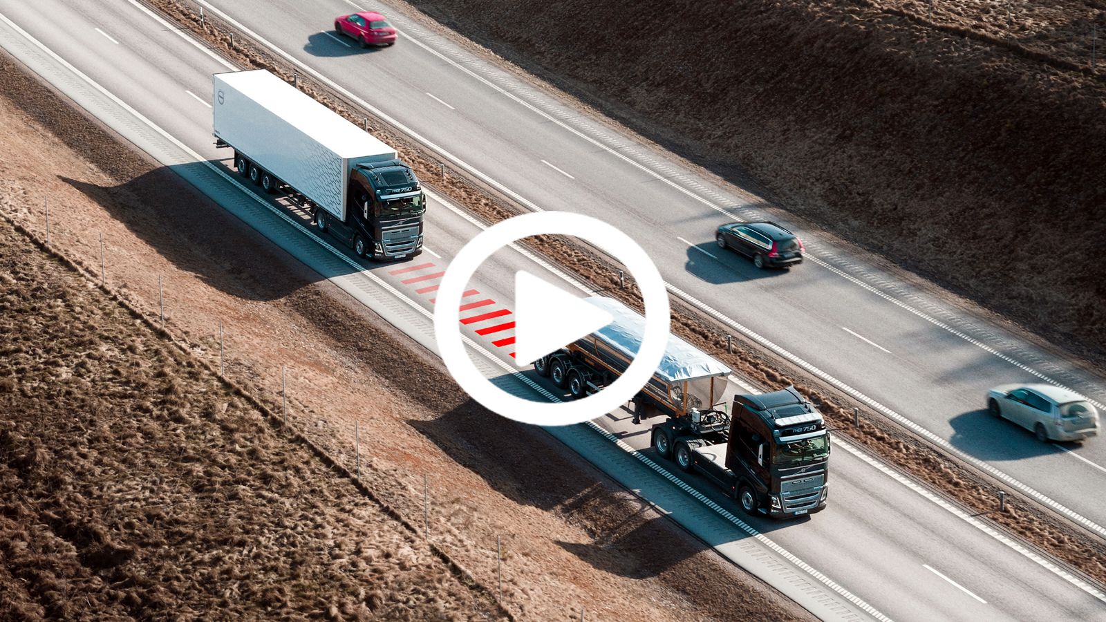 To σύστημα Distance Alert της Volvo Trucks αναλαμβάνει να προειδοποιεί τον οδηγό για την τήρηση της ελάχιστης απόστασης ασφαλείας από τα προπορευόμενα