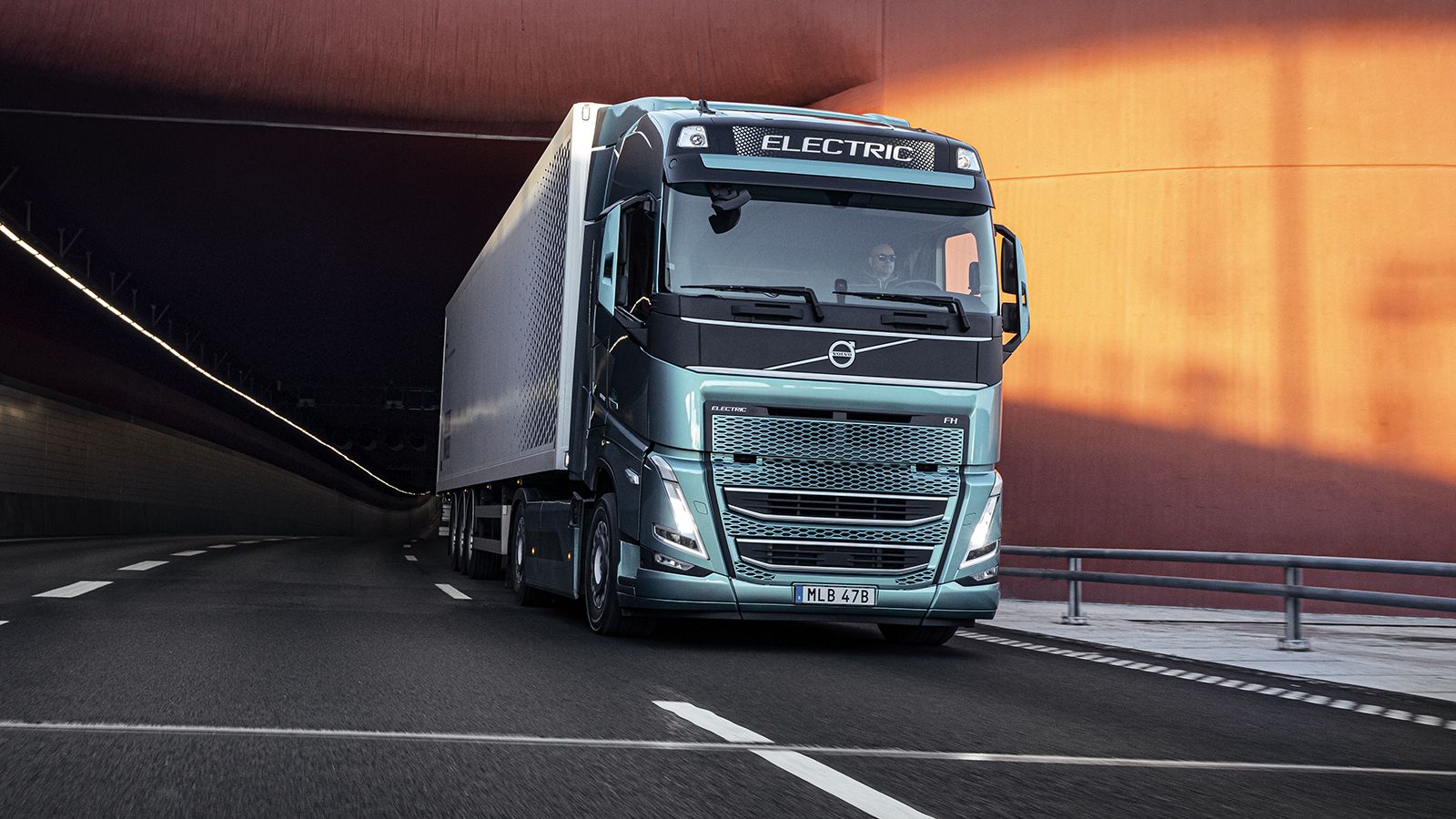 Το νέο Volvo FH Electric προσφέρει αυτονομία έως και 300km.