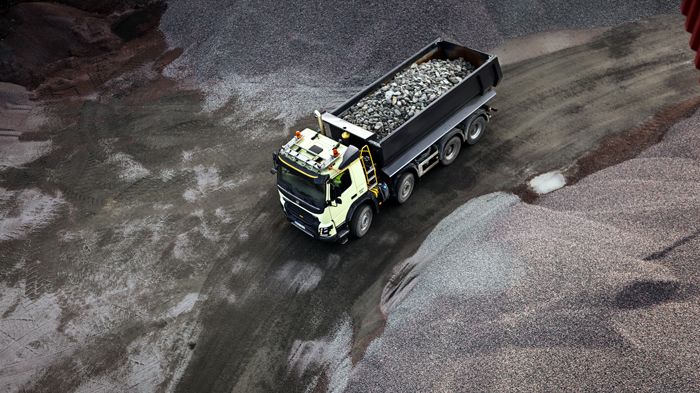 Η Volvo Trucks παρουσίασε πολλαπλές νέες τεχνολογικές αναβαθμίσεις για τα φορτηγά που προσφέρει στον κλάδο των κατασκευών.