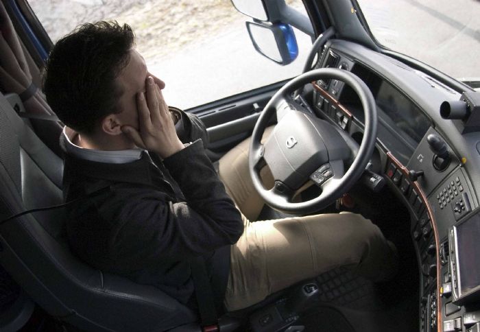 Τα ατυχήματα που οφείλονται στην αυξημένη κούραση του οδηγού είναι συνήθως τα σφοδρότερα και τις μεγαλύτερες επιπτώσεις. 