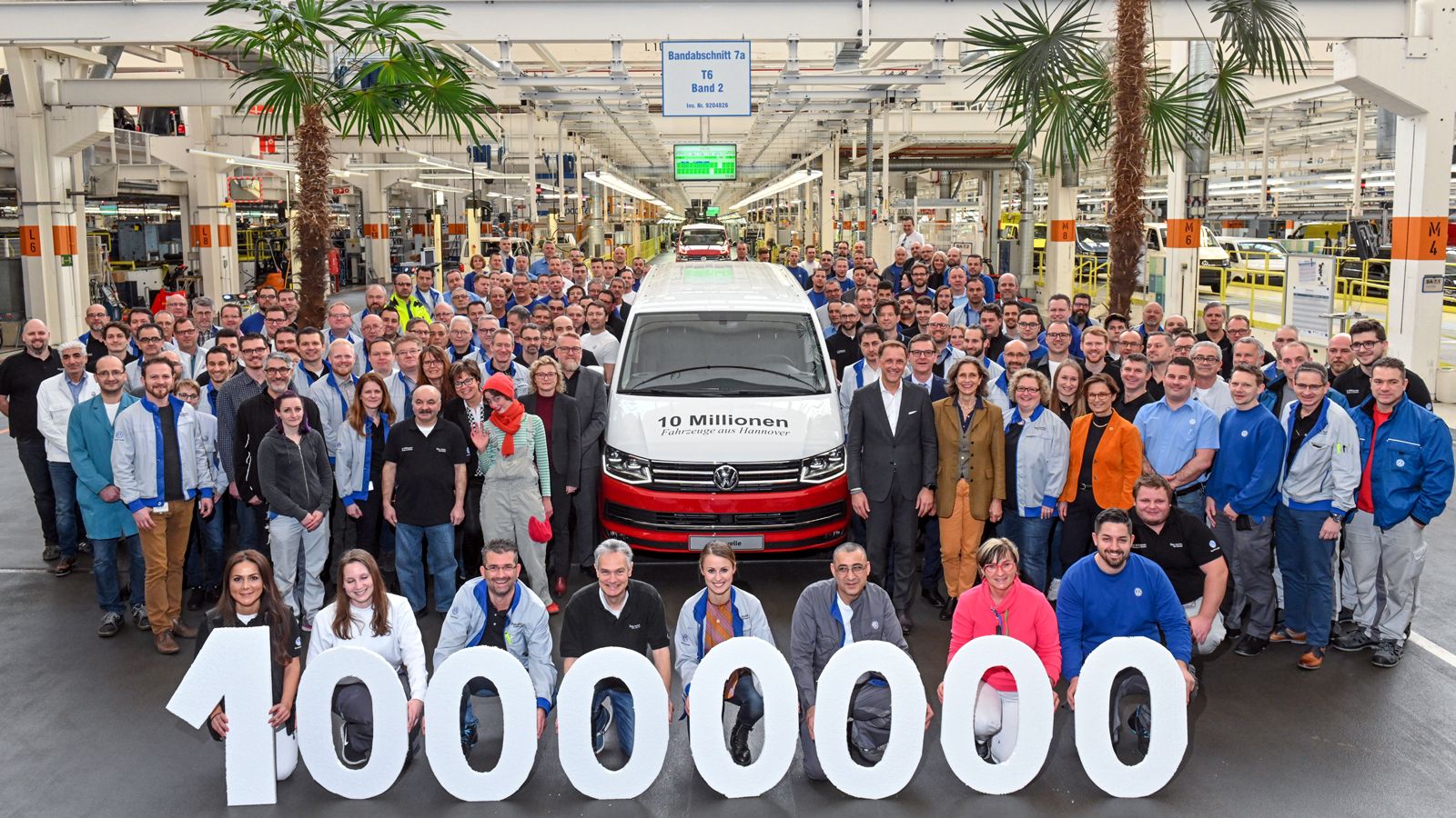 Ένα μοντέλο T6 Caravelle ήταν το Νο. 10.000.000 όχημα που παράχθηκε από τη γραμμή του Ανοβέρου για την Volkswagen Commercial Vehicles…