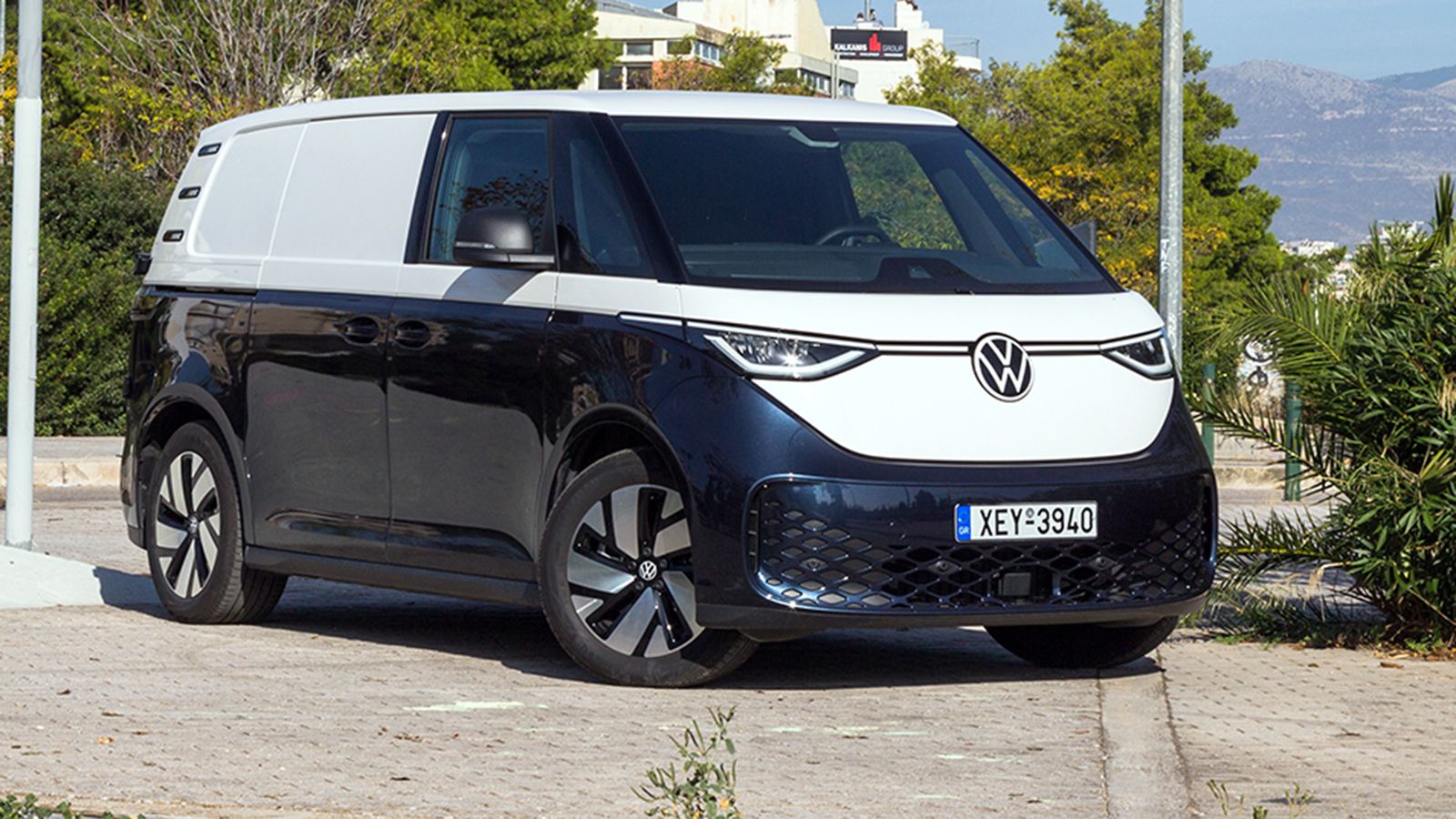 Στο τιμόνι του νέου VW ID Buzz Cargo